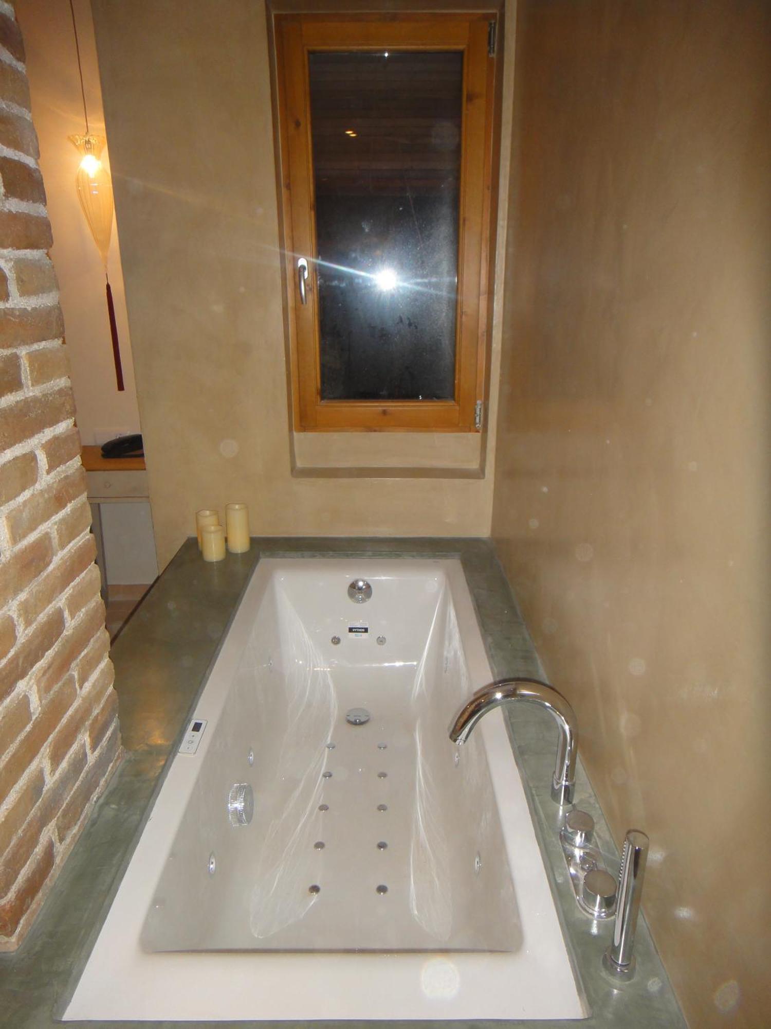 Rural Cal Torner Adults Only Hotel