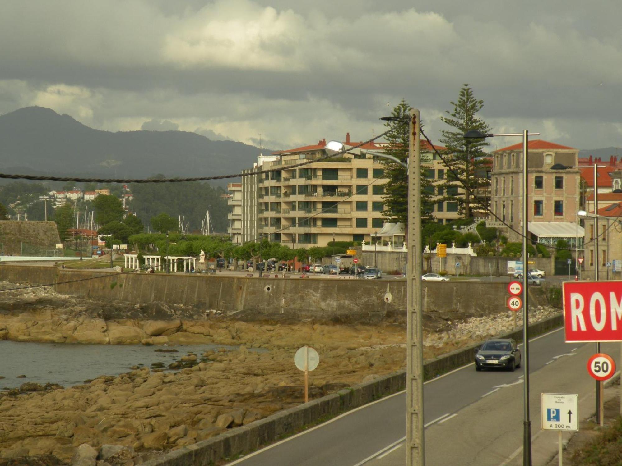 Rompeolas Hotel Baiona