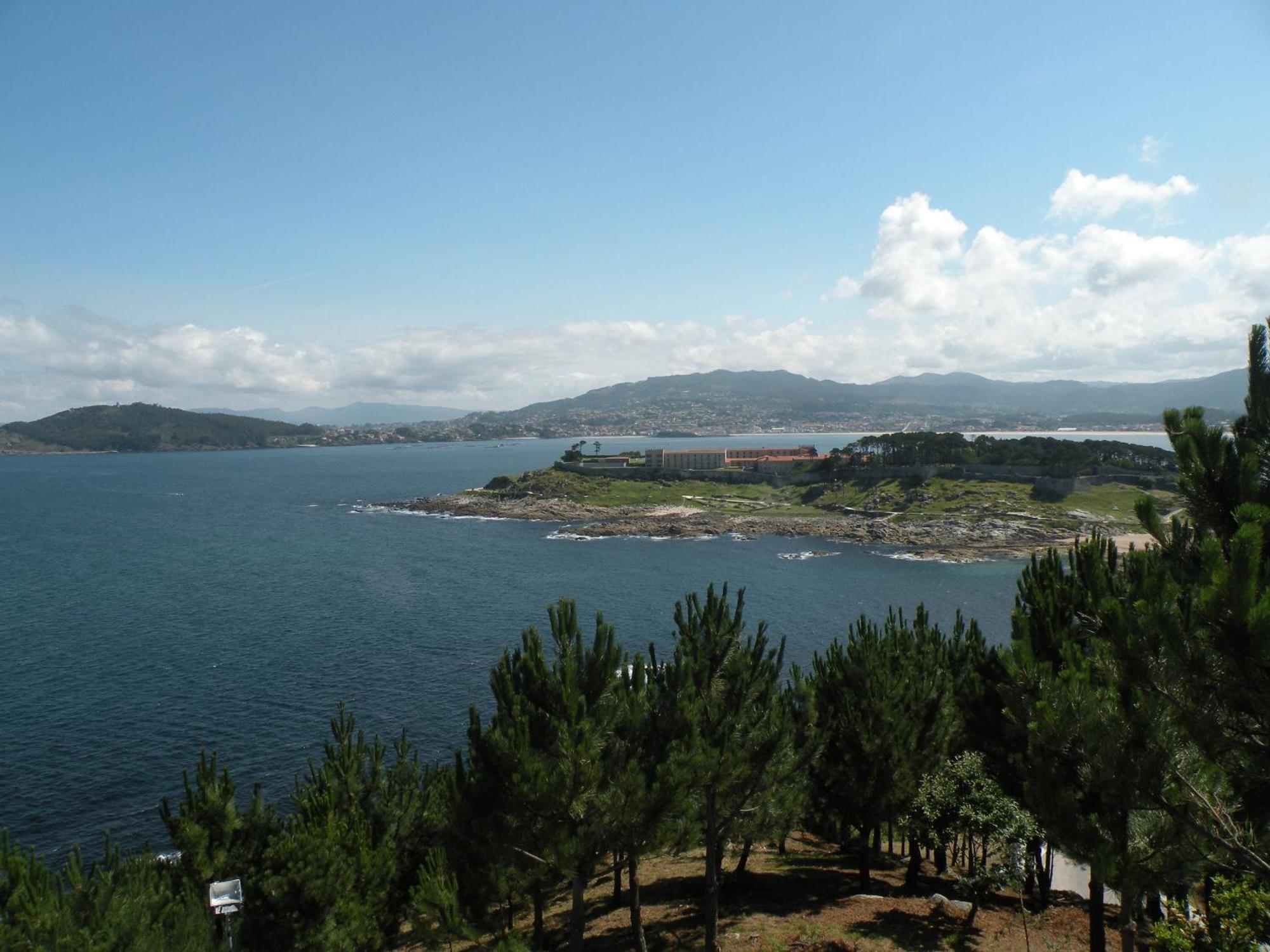 Hotel Rompeolas Baiona