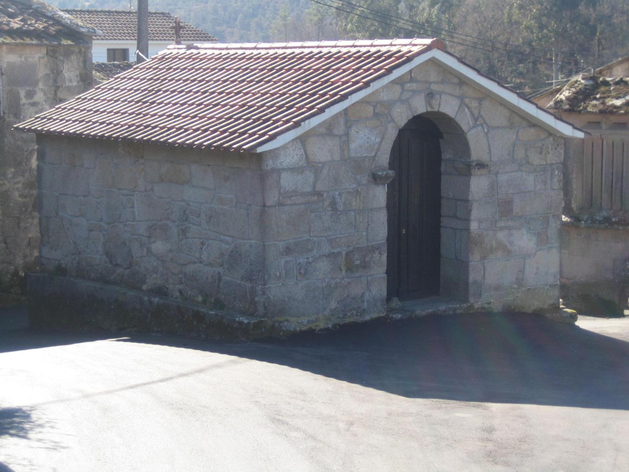 Chola Hotel *