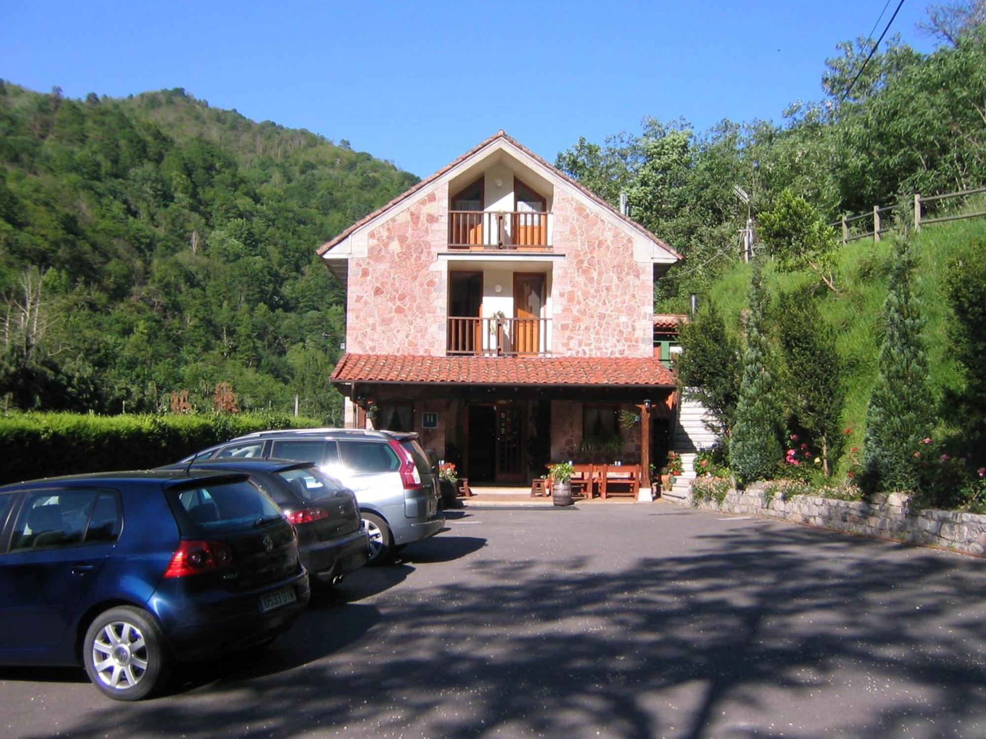 La Salmonera Hotel Caño