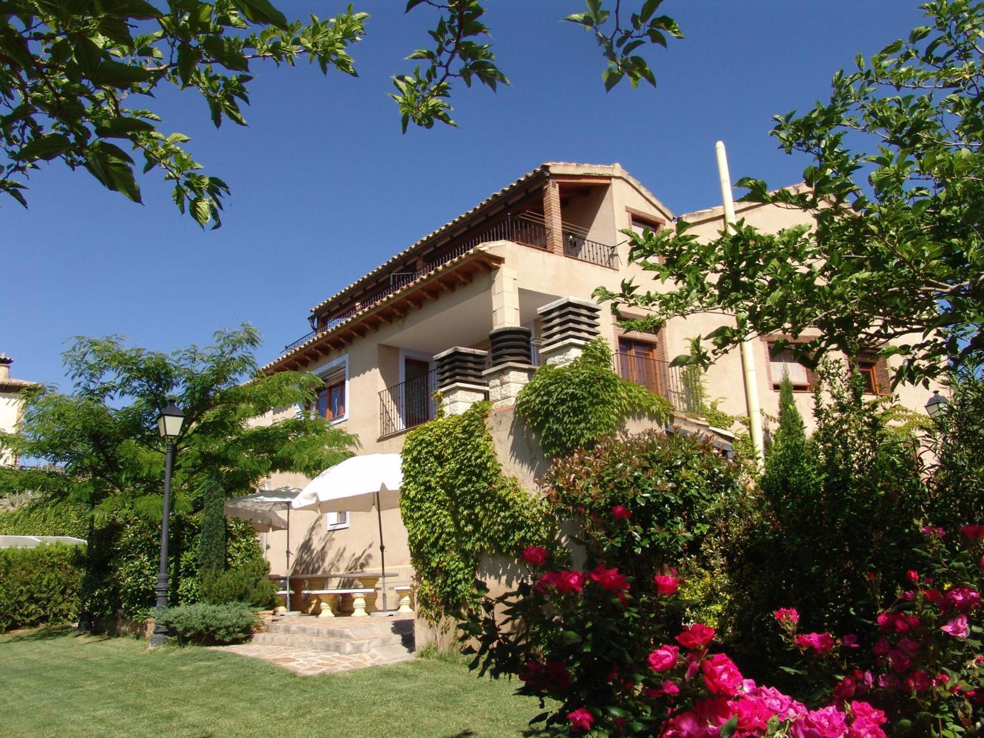 Casa Sanz * Asque