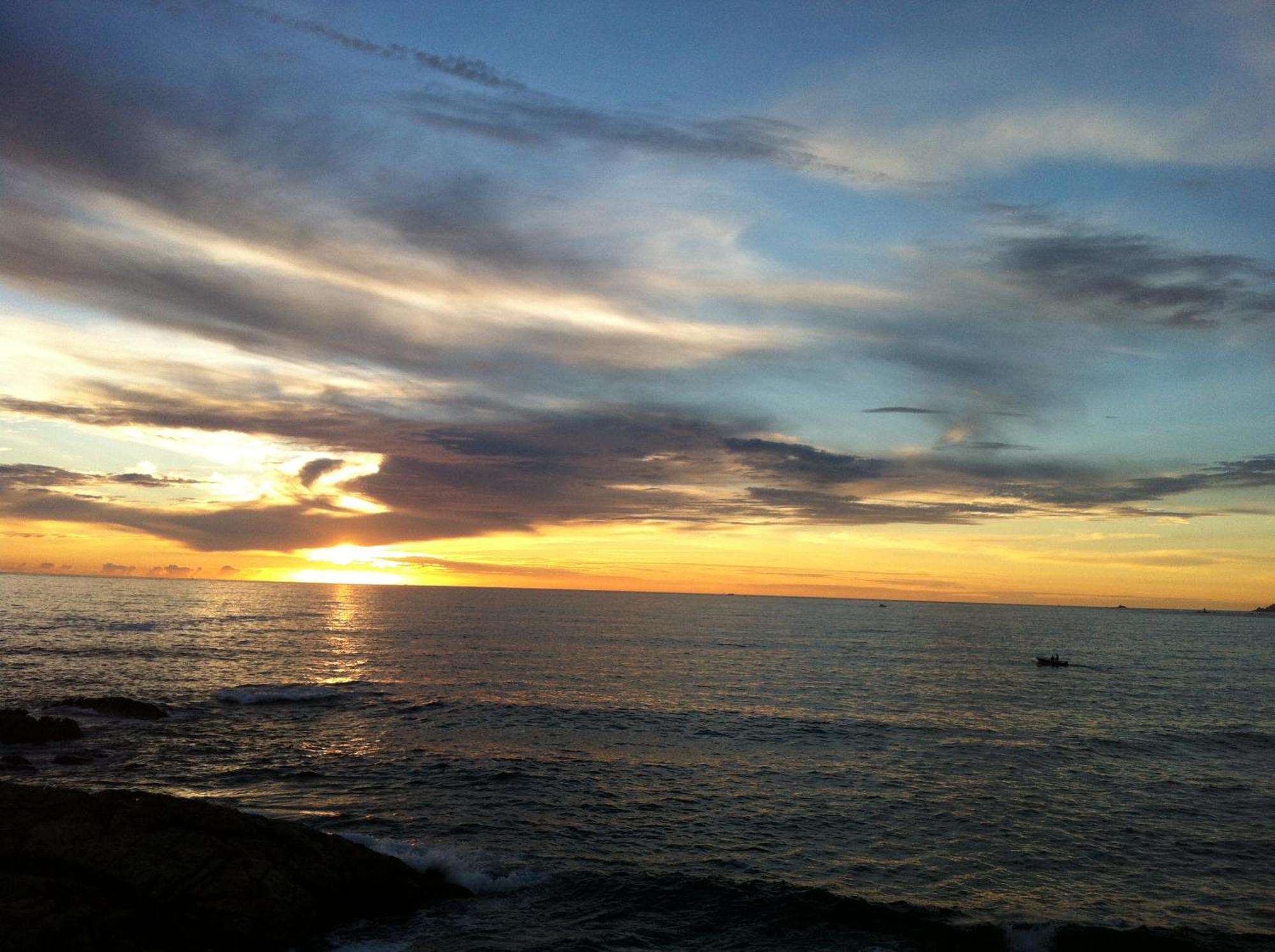 Rompeolas Hotel Baiona