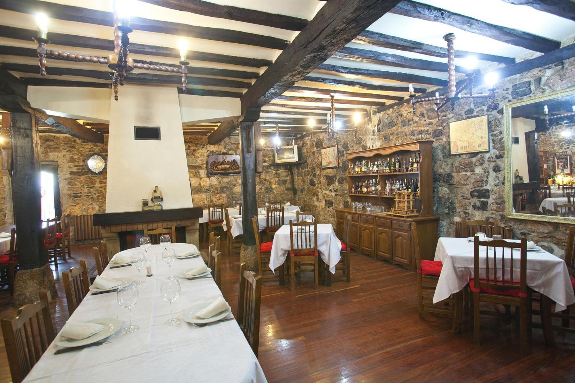Pensión Izarre *