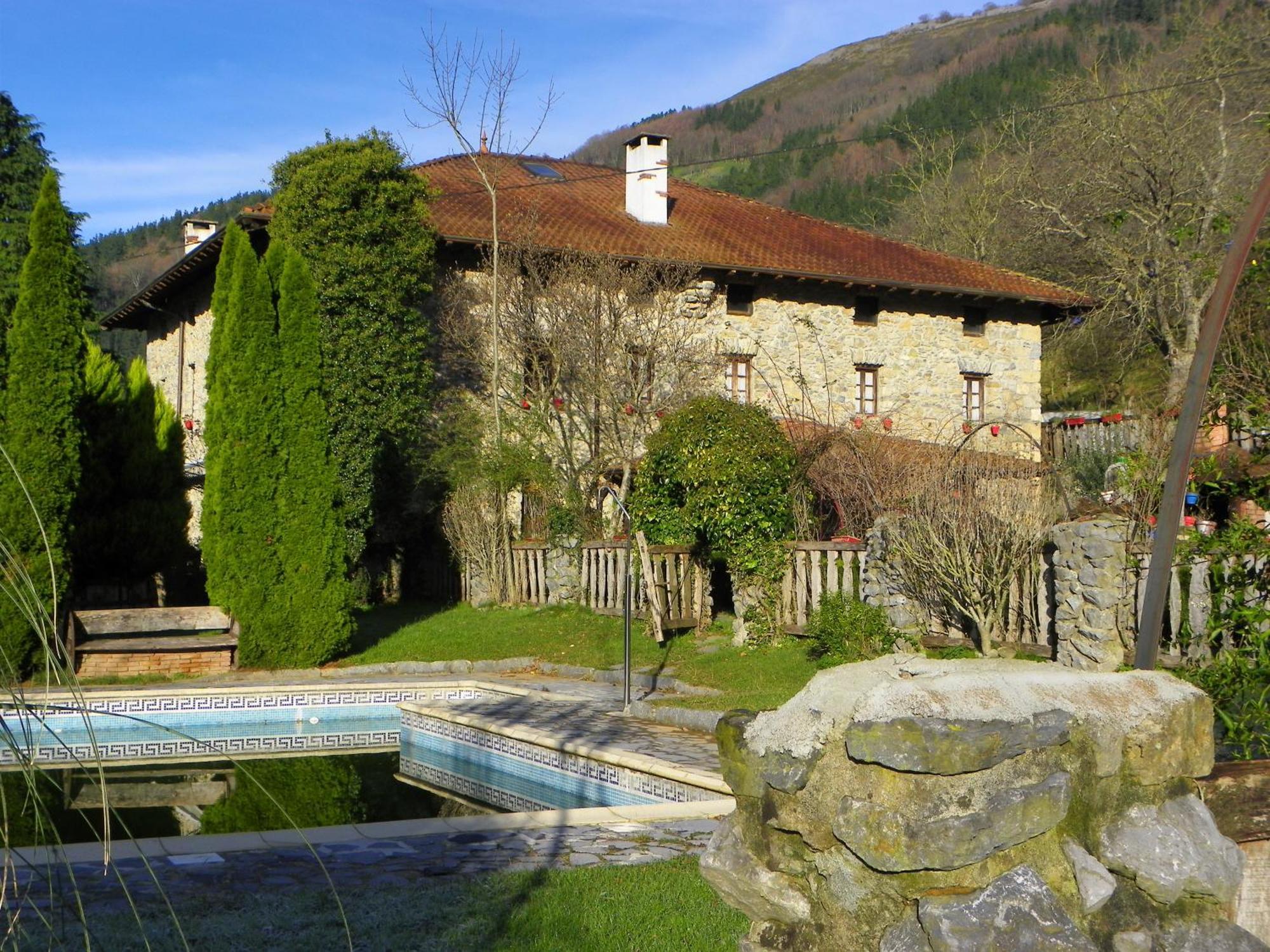 Izarre *