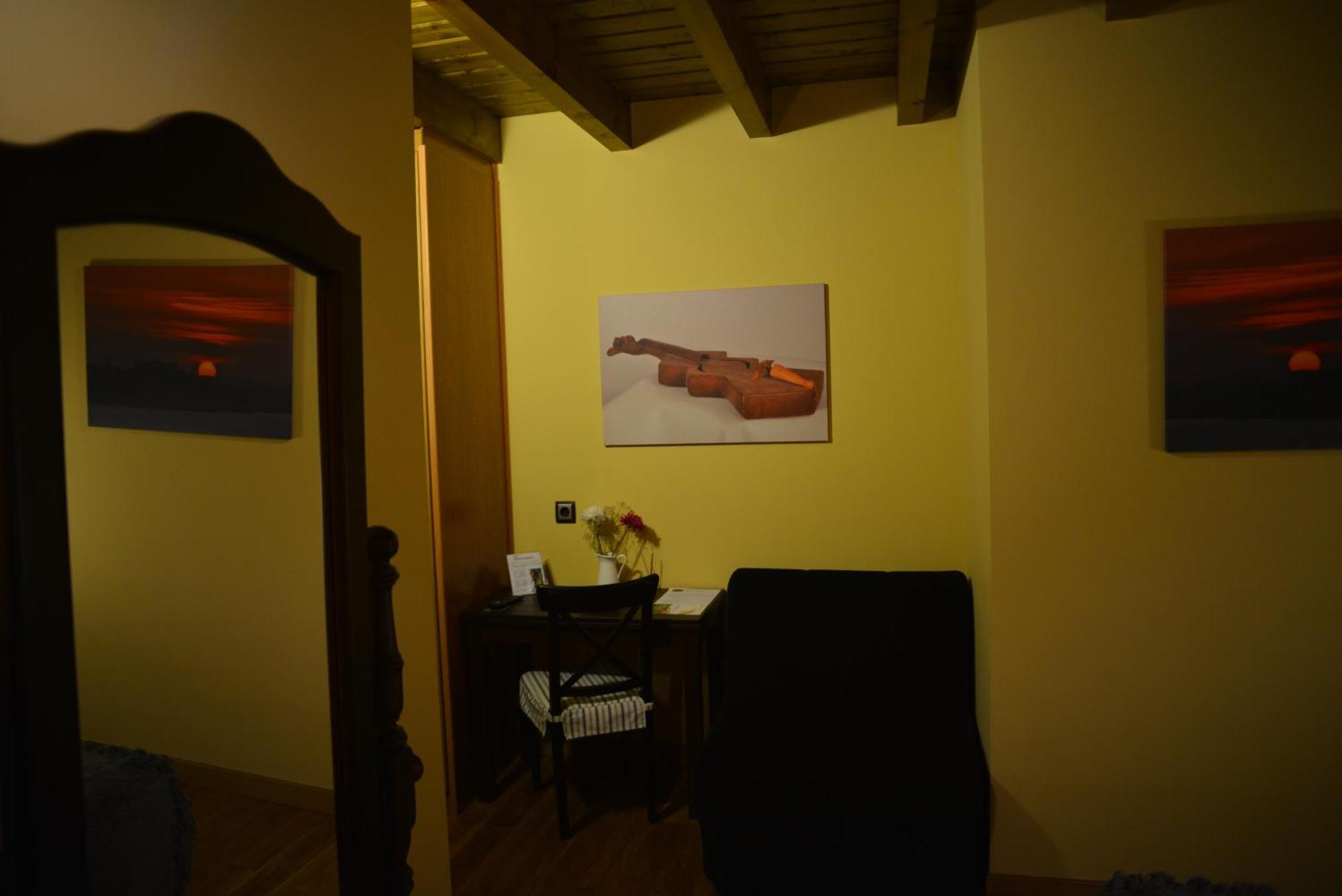 Alojamiento Bernabales Guest house 2*