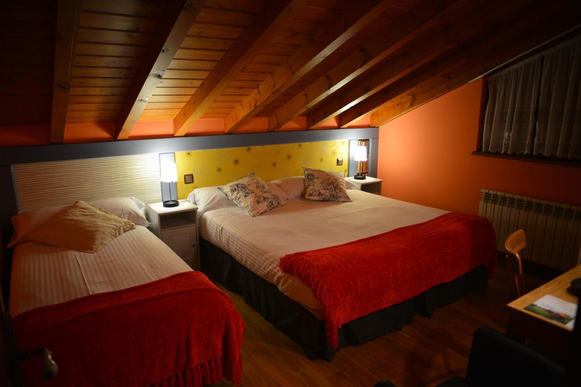 Alojamiento Bernabales Guest house 2*
