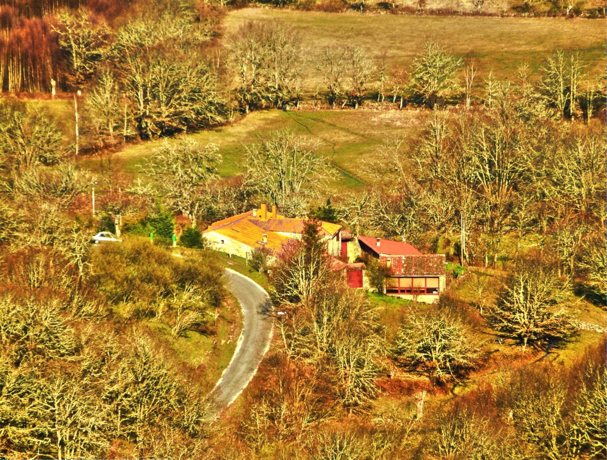 Caserío Da Castiñeira * Sas do Monte