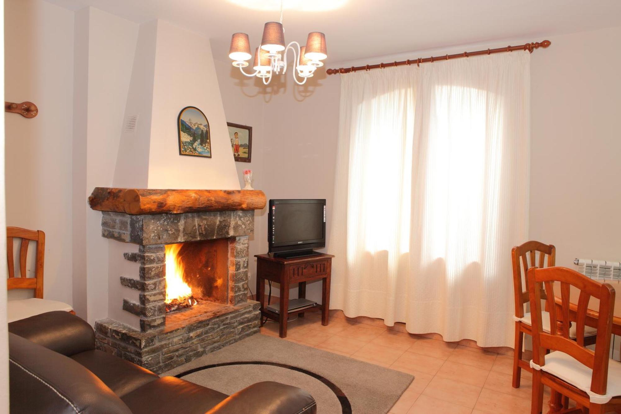 Alba Casa Alquesera Country house Sahun