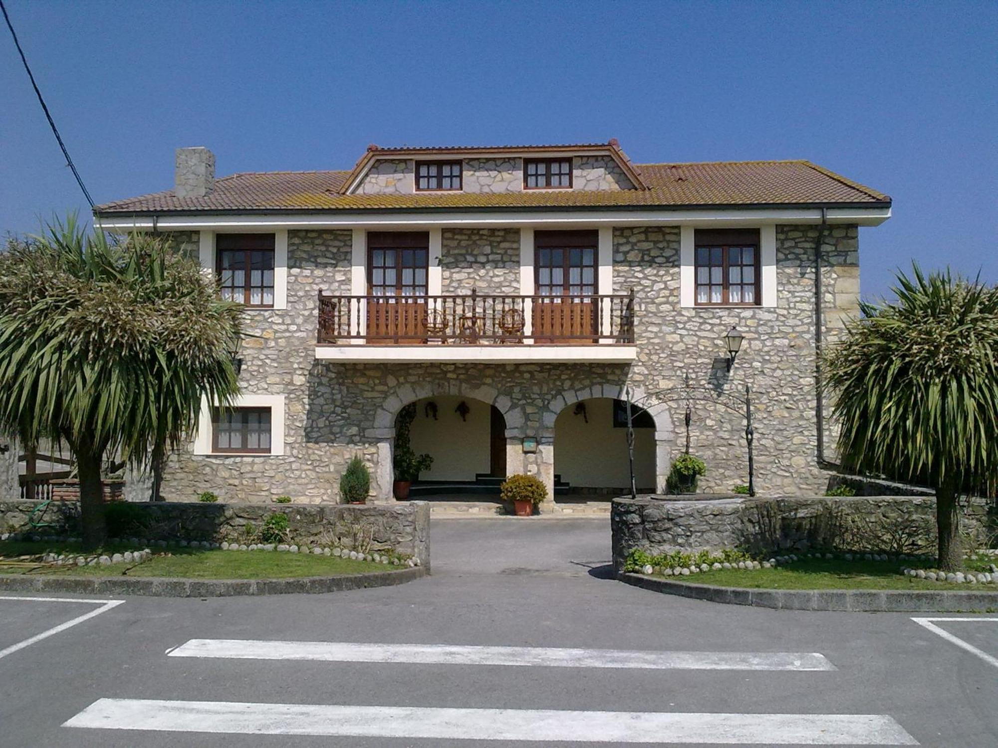 Hostel Playa De Langre *