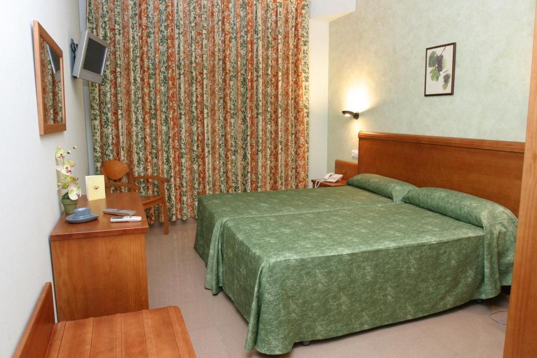 Fonda Neus * Sant Sadurni d'Anoia