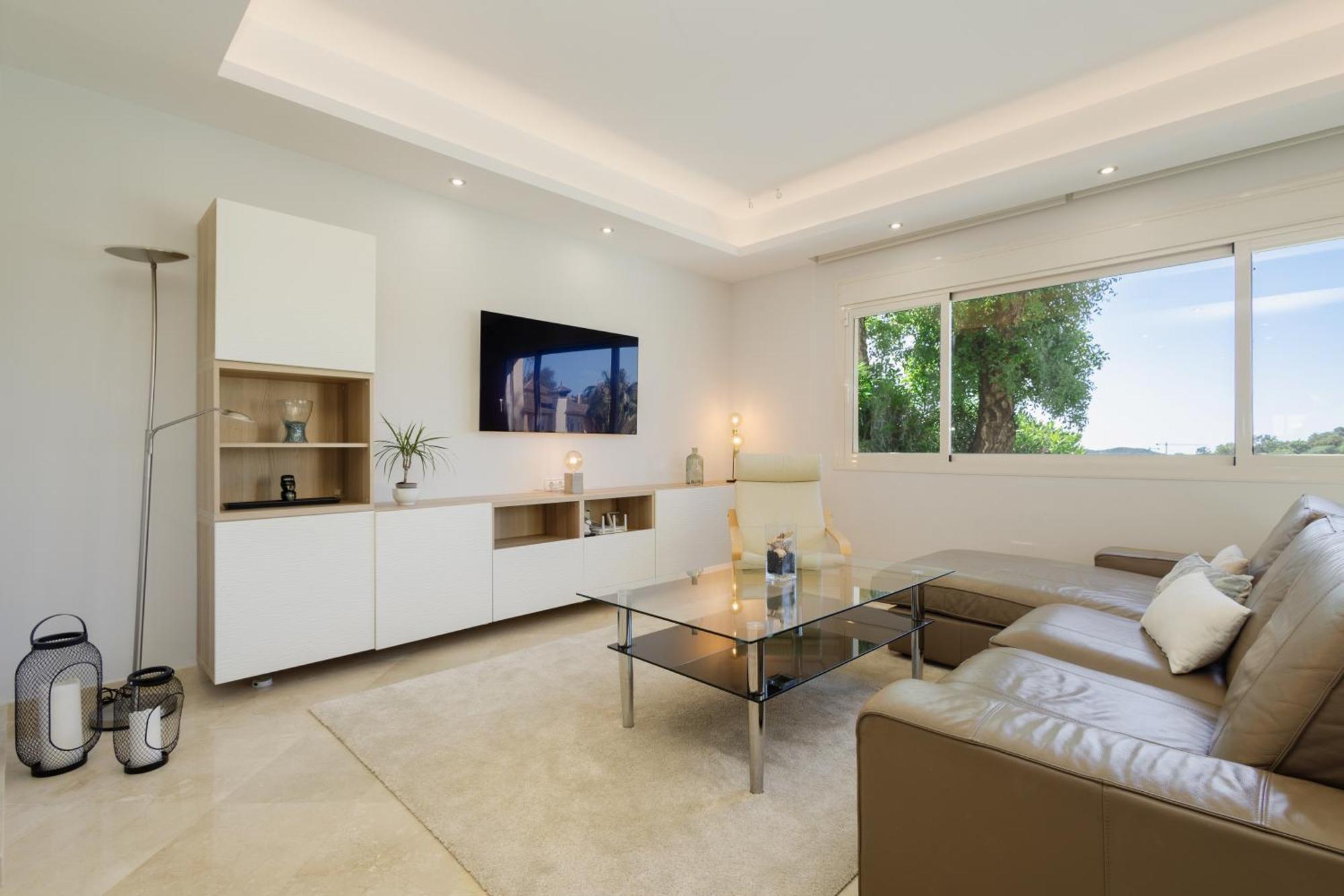 Private Heatable Infinity Pool With Sea Views In La Mairena, Marbella