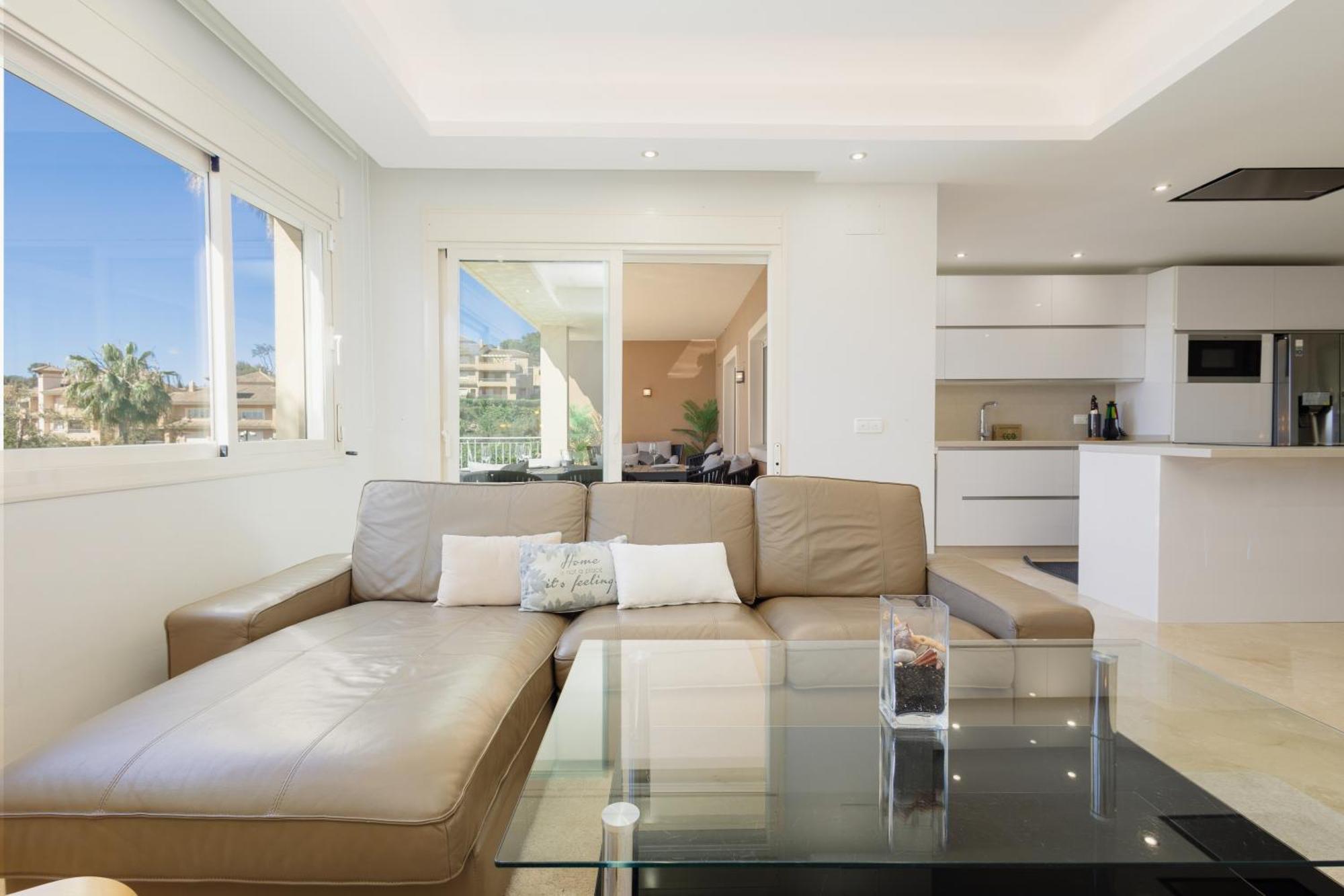 Private Heatable Infinity Pool With Sea Views In La Mairena, Marbella *