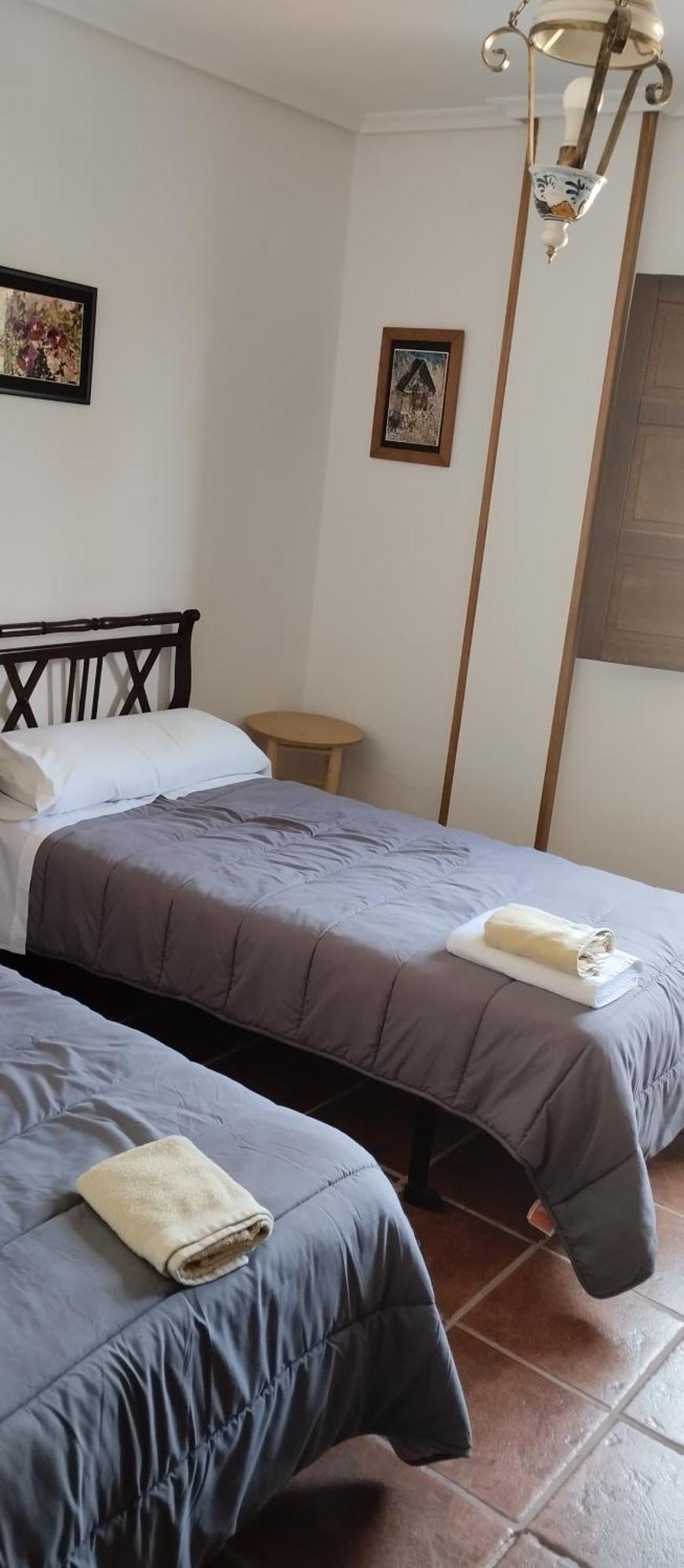 Hostal El Caseron *