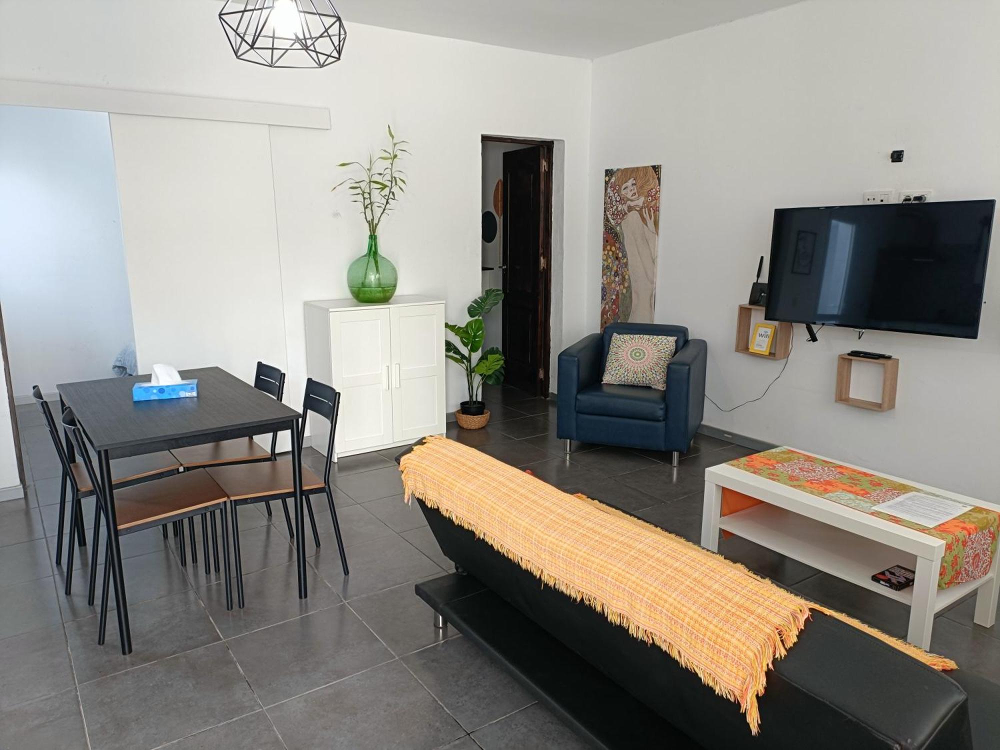 La Casita De Aitor; Campo Y Playa En Holiday home *