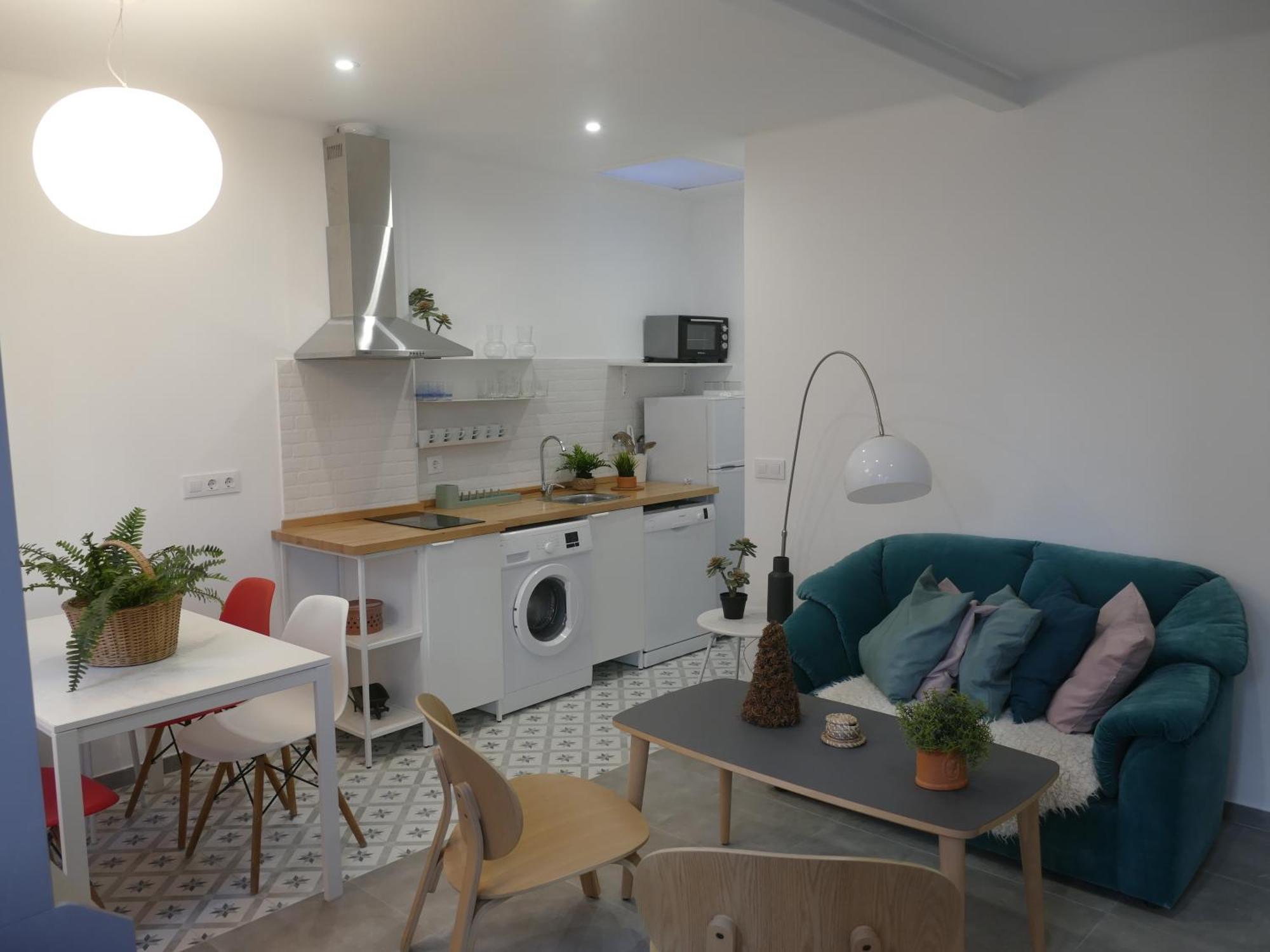 Casa En Al Lado De Playa Ladeira Y Santa Marta. Apartamento