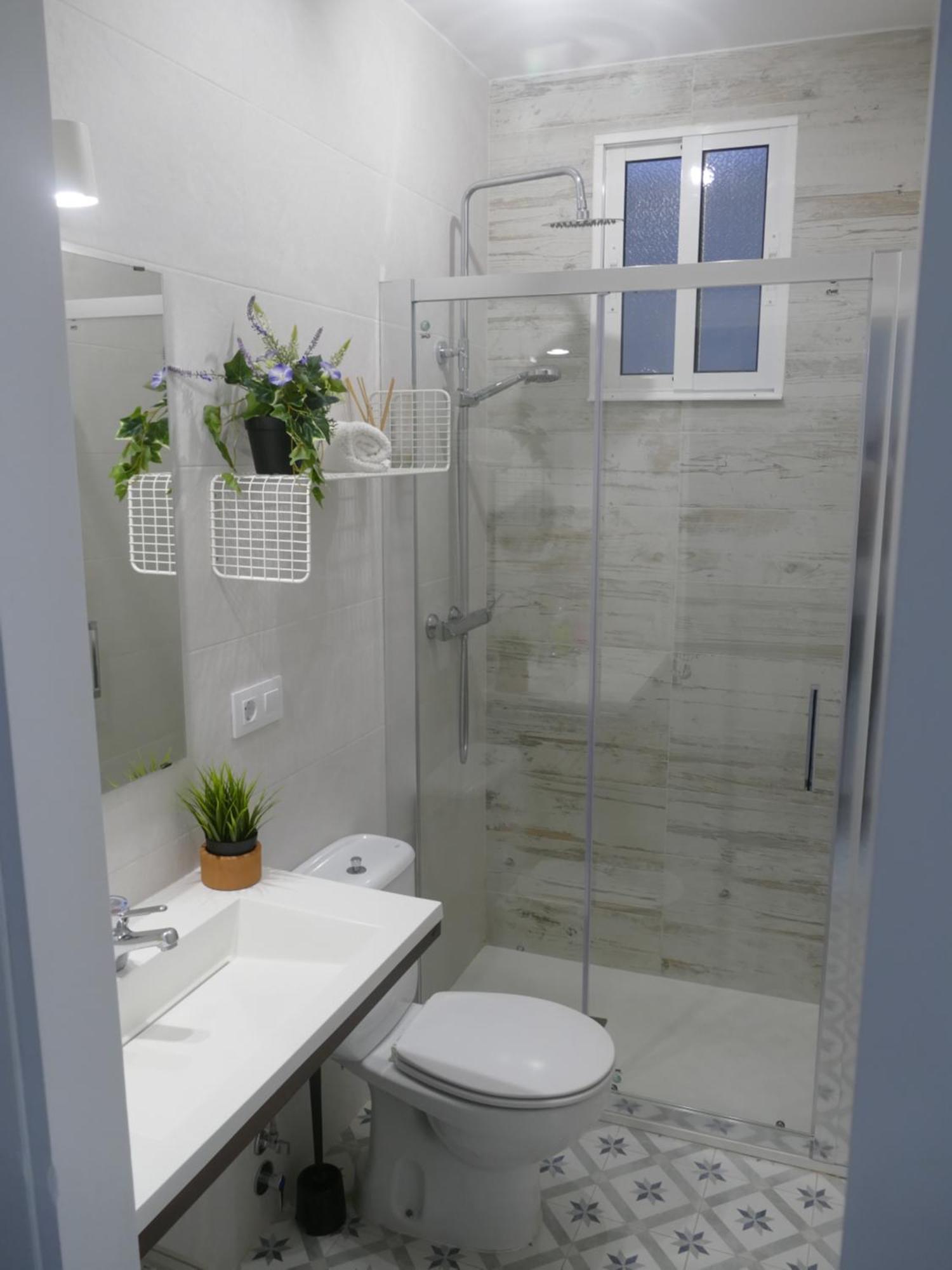 Casa En Al Lado De Playa Ladeira Y Santa Marta. Apartamento *