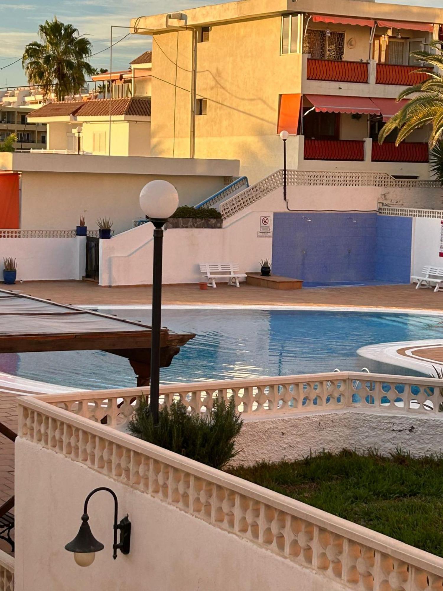 Prime Beachfront Location, Free Parking, Steps To The Apartment Los Cristianos (Tenerife)