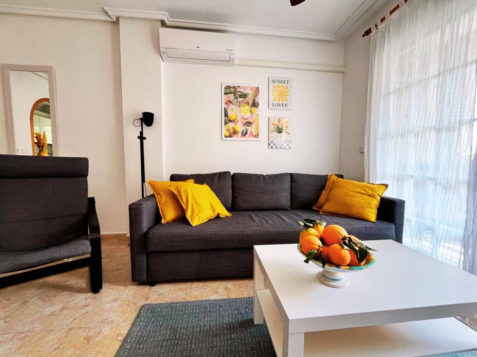 Yellow Apartment-la Mata -2 Min To Beach, Private Garage Apartamento La Mata (Torrevieja)