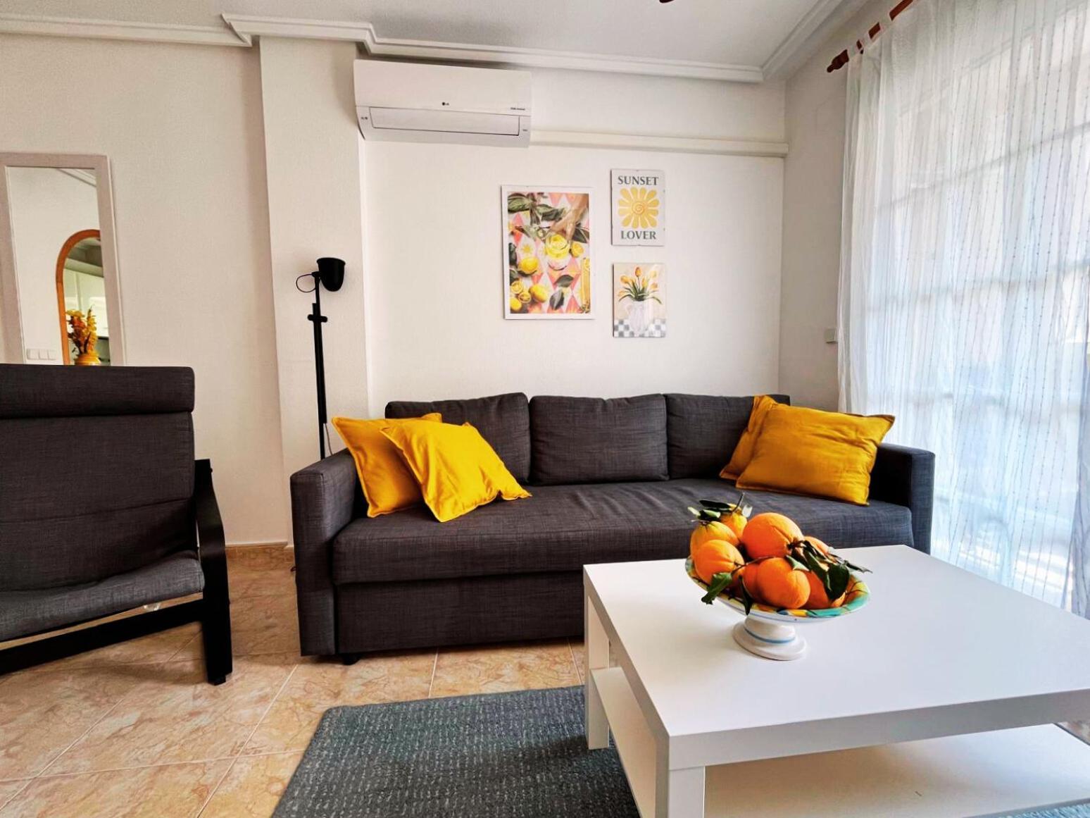 Yellow Apartment-la Mata -2 Min To Beach, Private Garage * La Mata (Torrevieja)