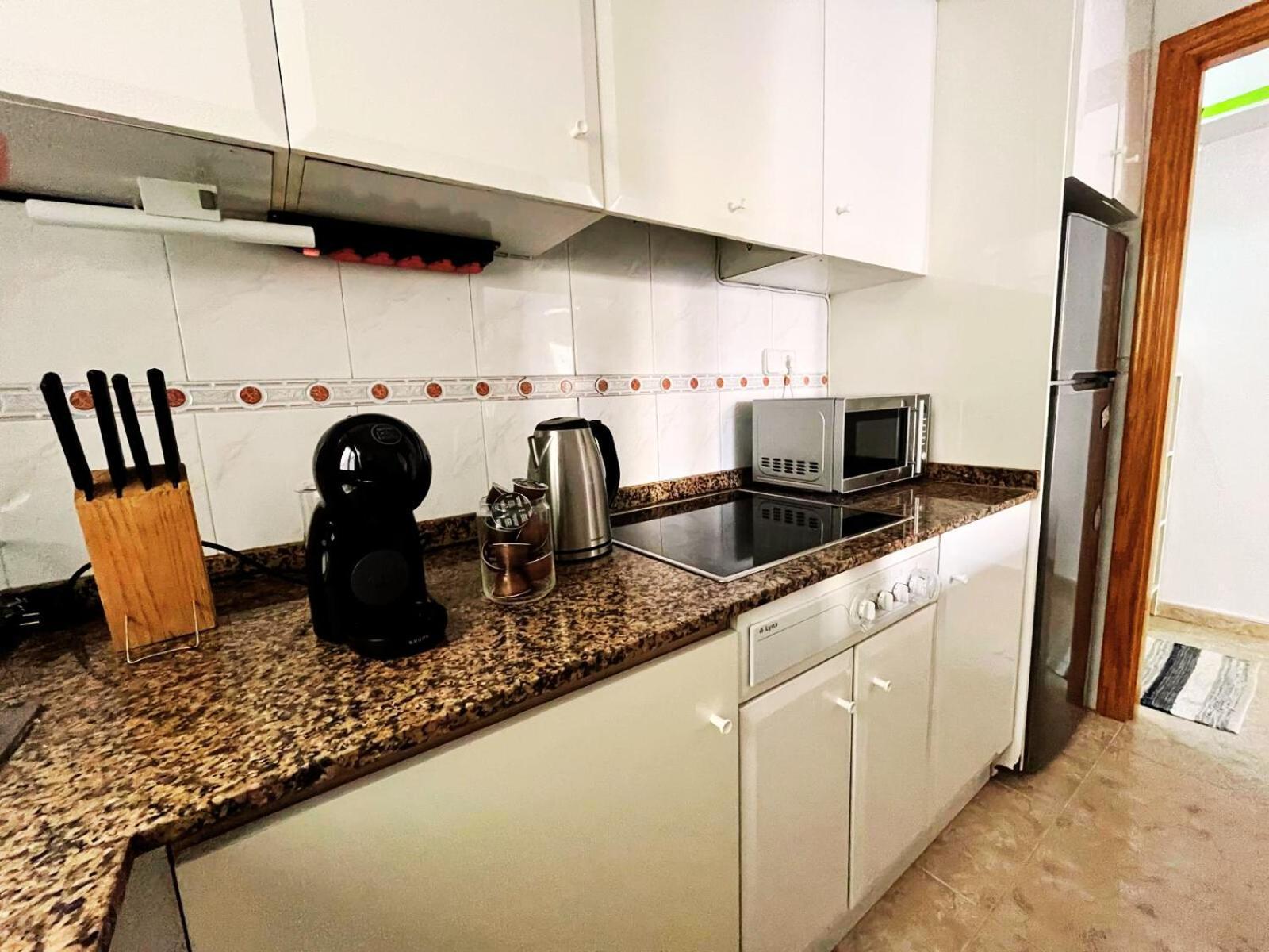 Yellow Apartment-la Mata -2 Min To Beach, Private Garage La Mata (Torrevieja)