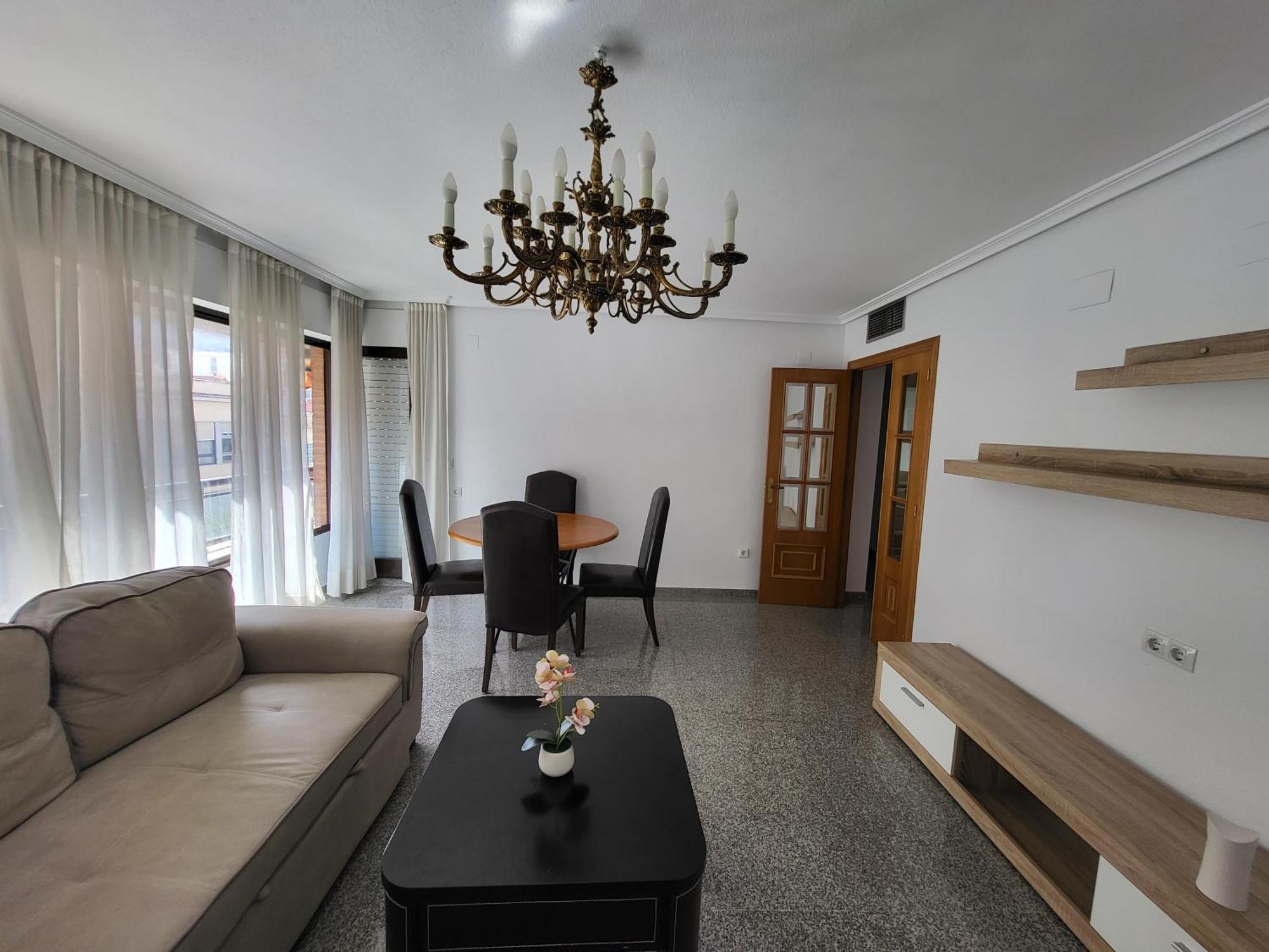 Amistosa, Habitacion Con Balcon, Alicante, Playa, Centro, Rambla, Mercado Habitación en casa particular Alicante