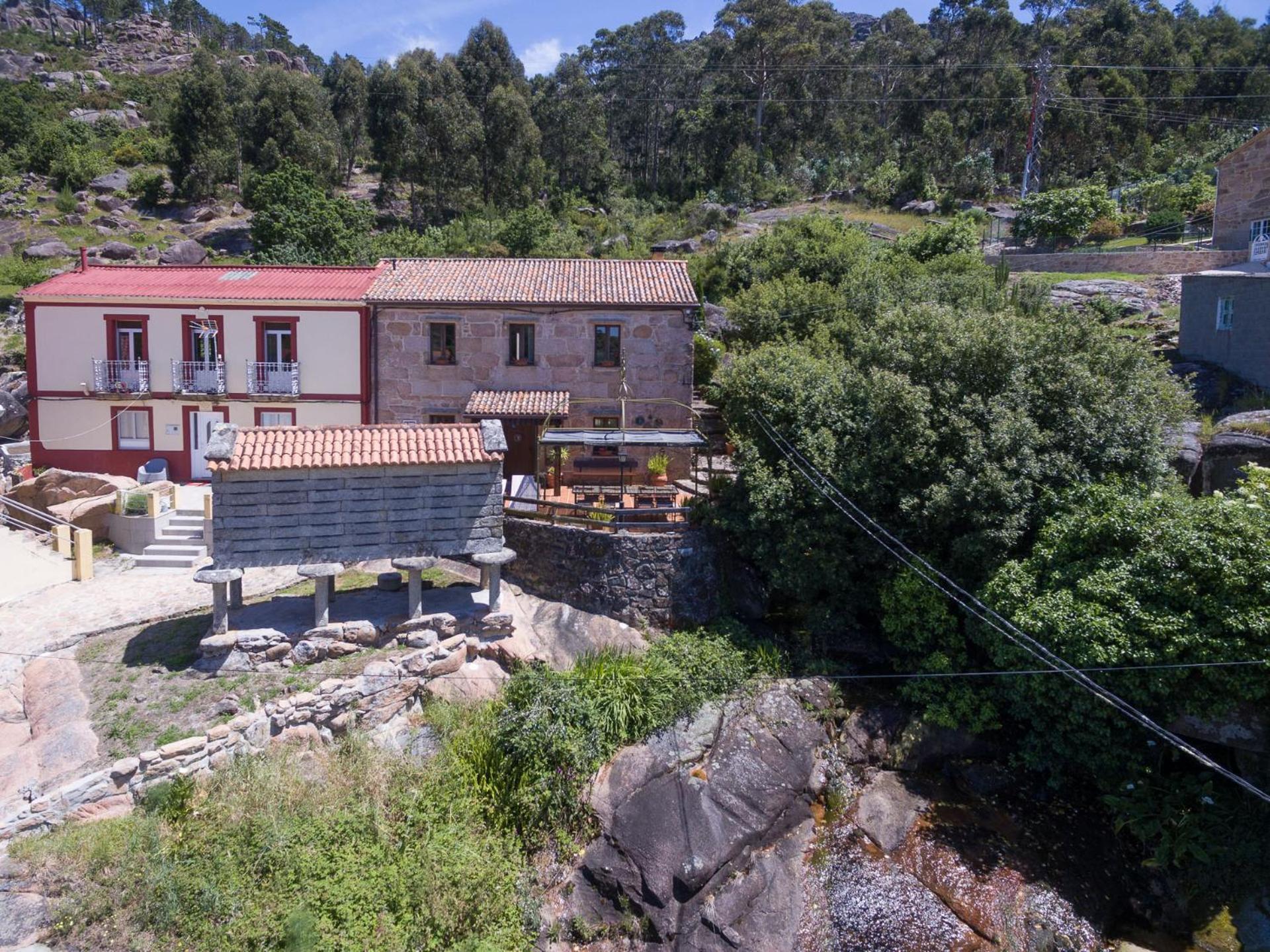 Guest house Casa A Laxe 3*