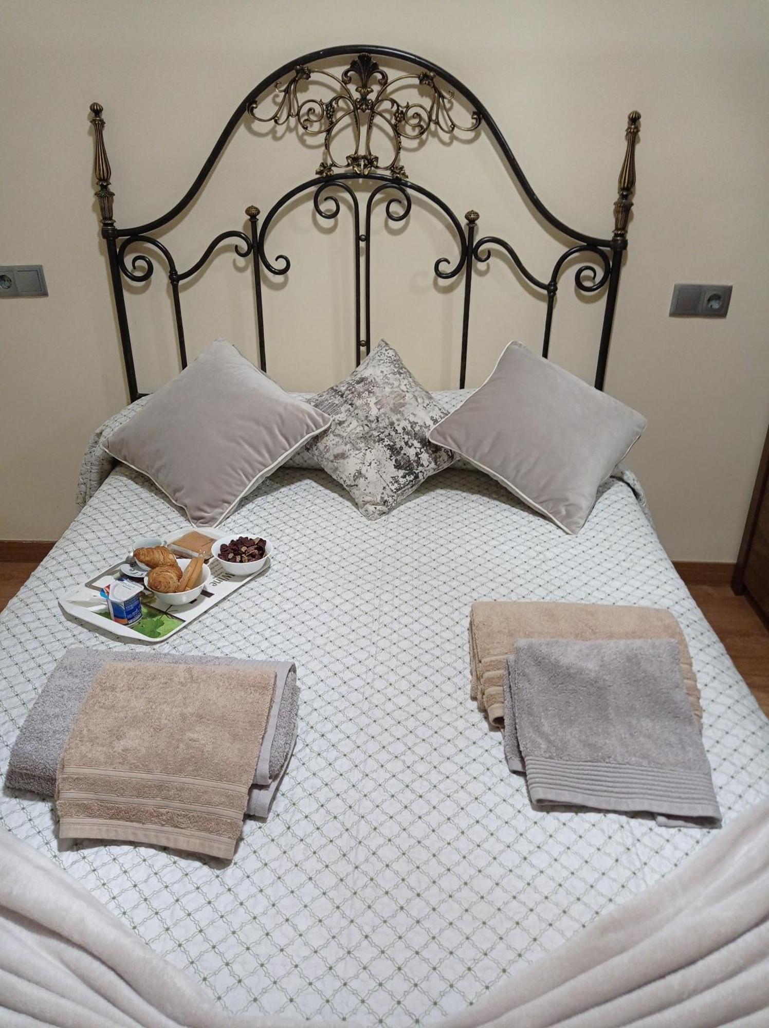 Apartment Gonzalo De Berceo 15 