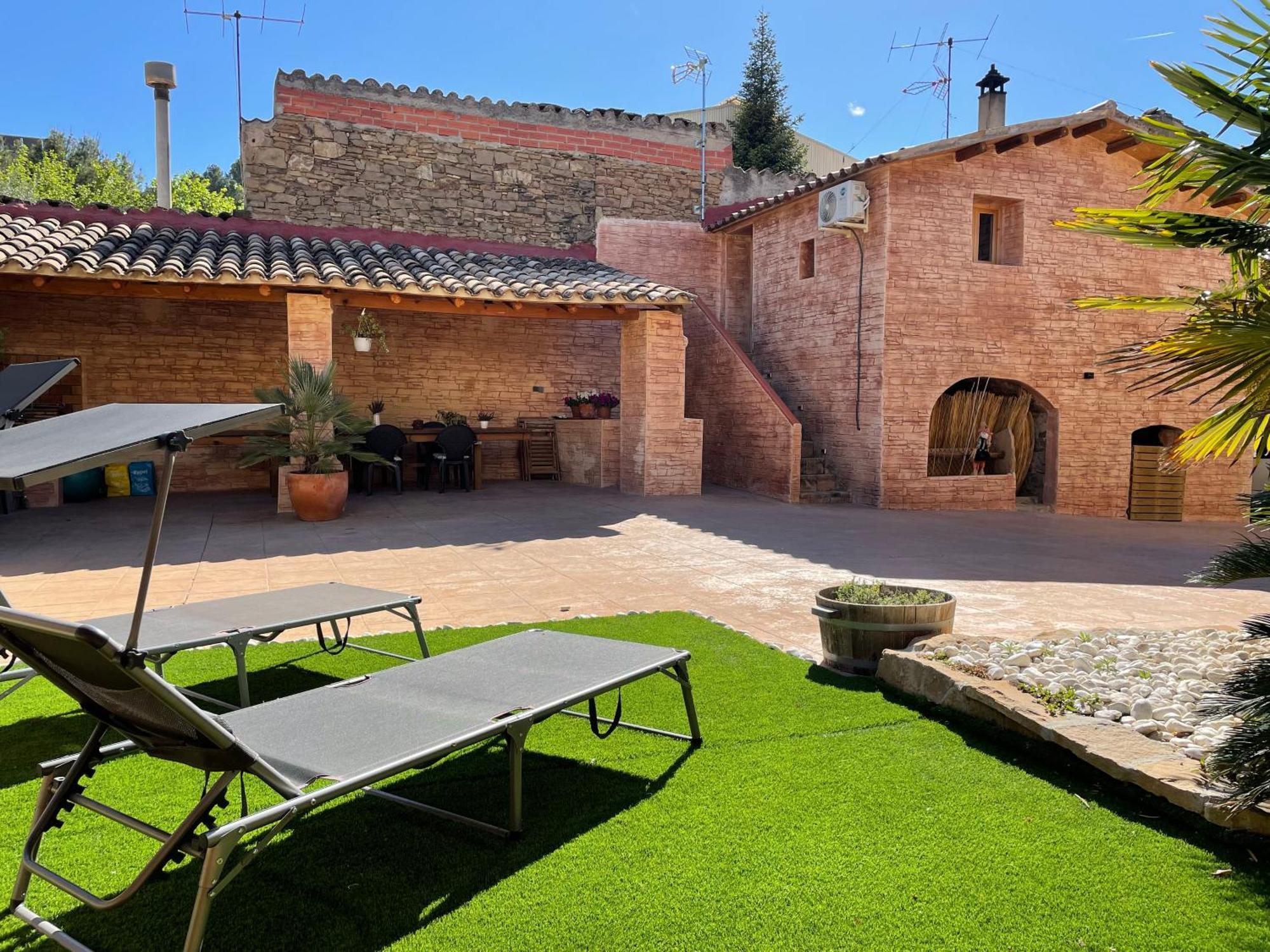 Cal General Apartment
