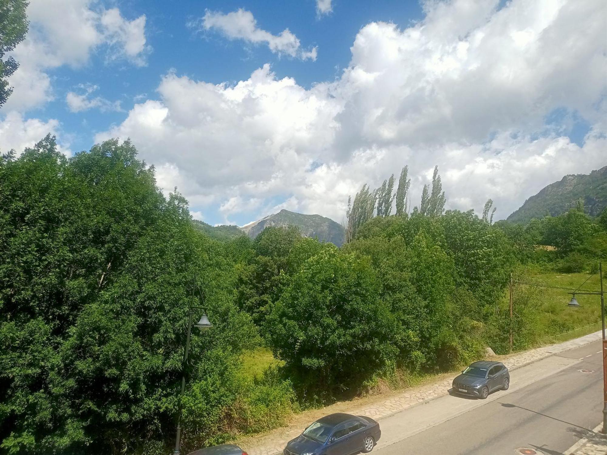 Apartment Pirineos Sur Fantastico Alojamiento