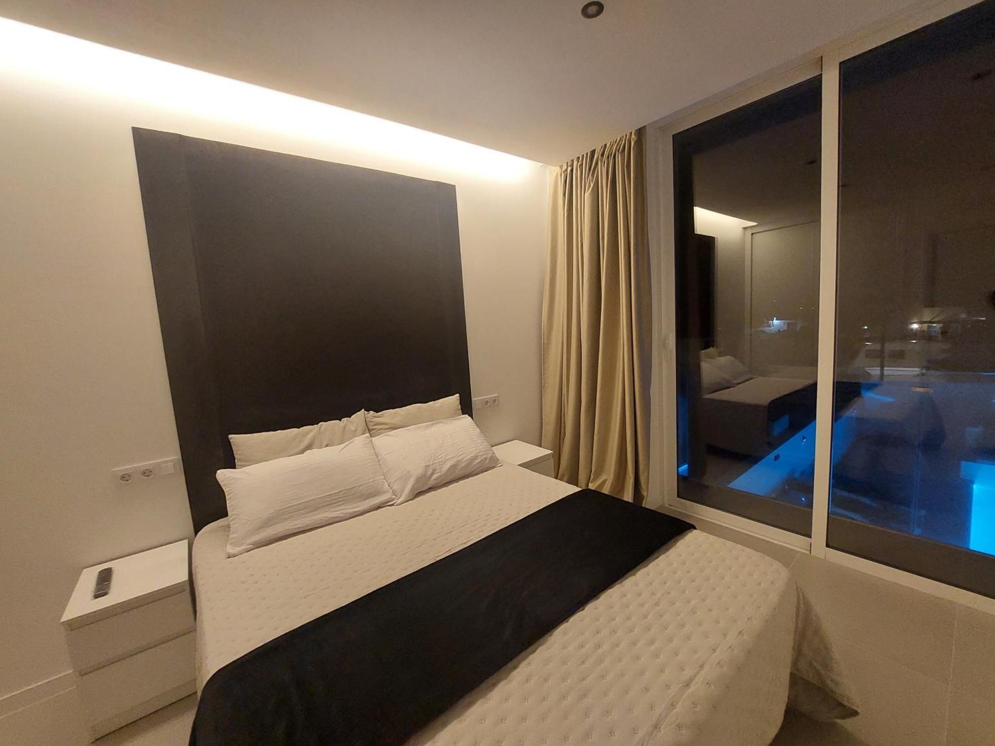 Sun Sea Villa-heated Pool