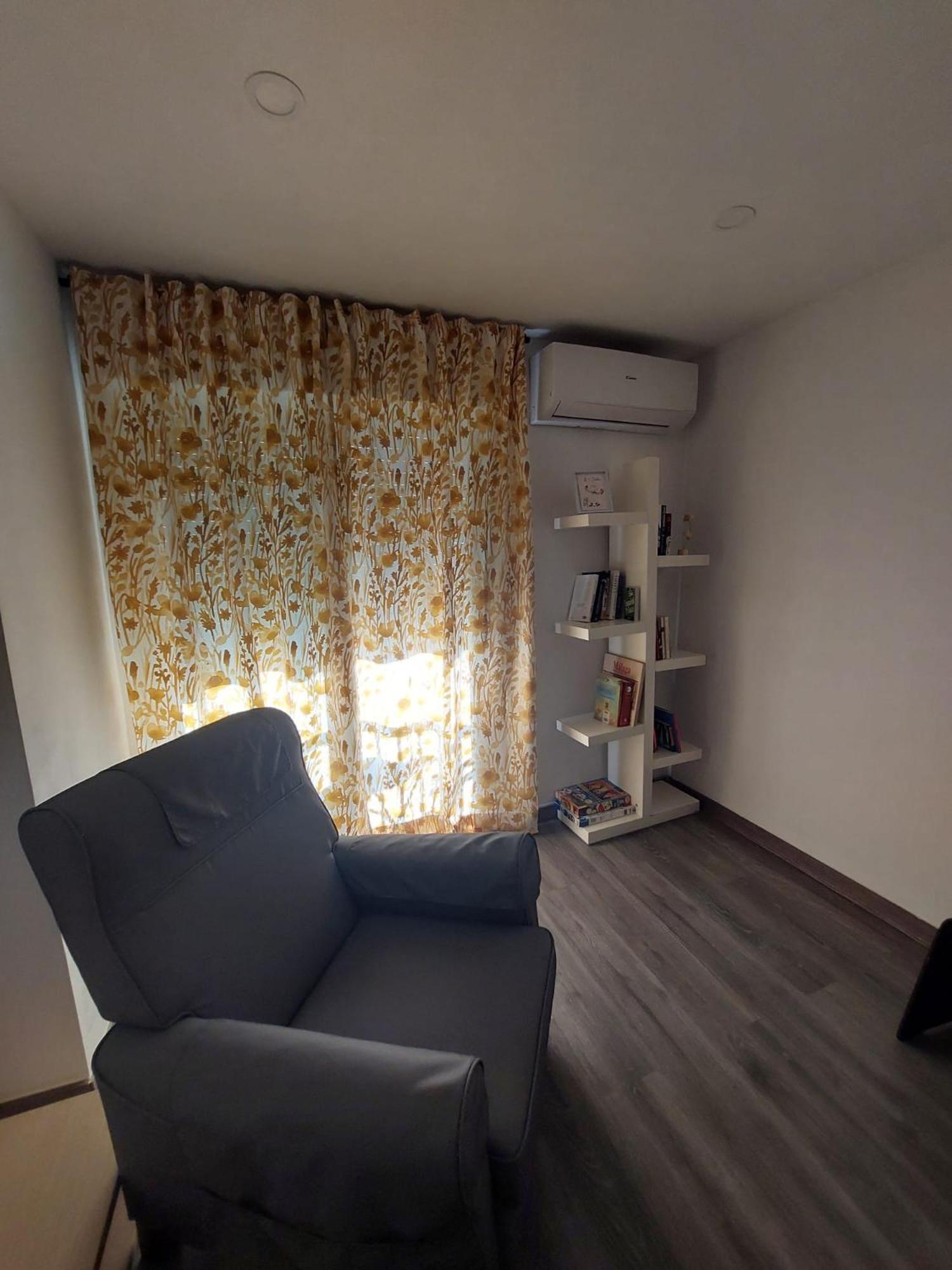 Modern Apartment *