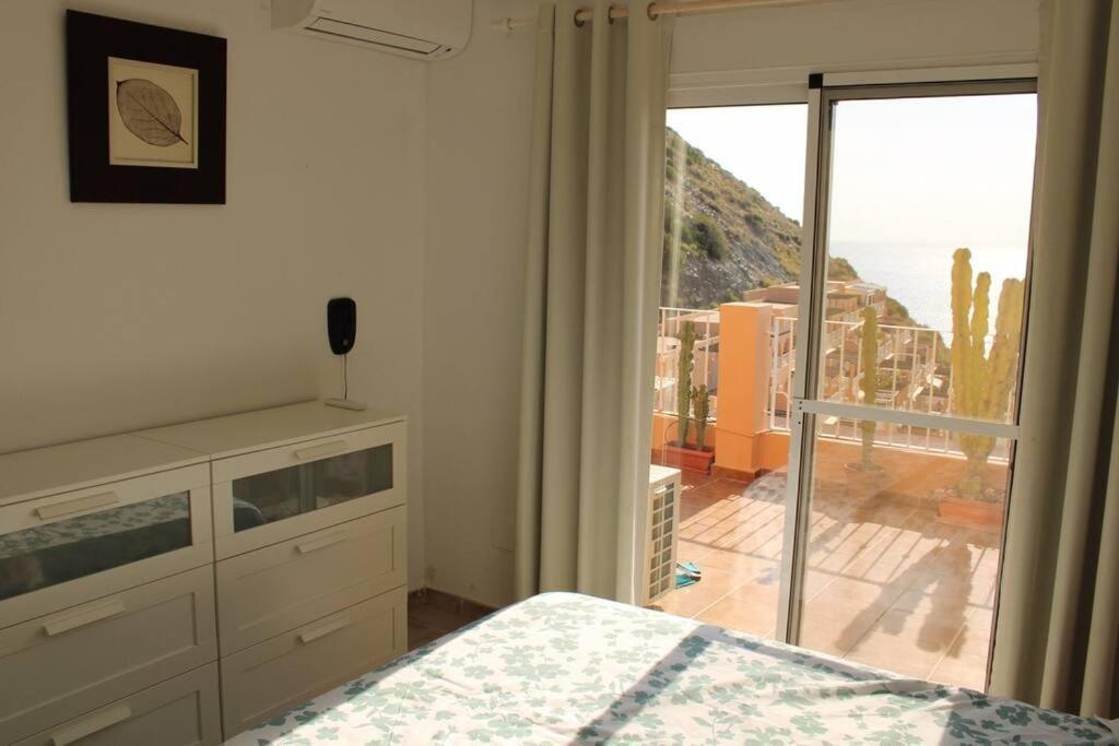 Apartment Great Sea View, Pool & Parking