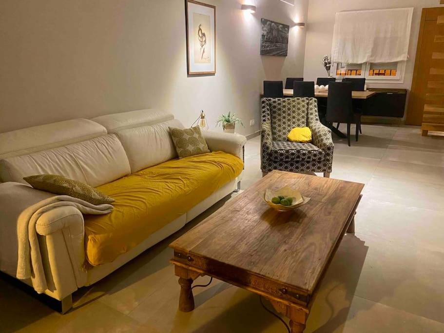 Casa Unifamiliar Moderna Cerca De Fibes Сasa de vacaciones *