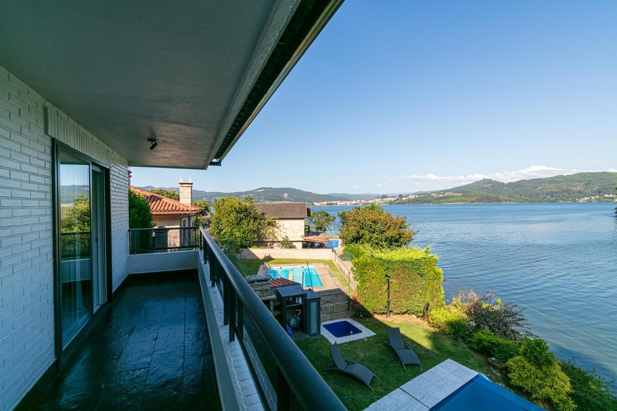 Holiday home Espectacular Casa Vilaboa