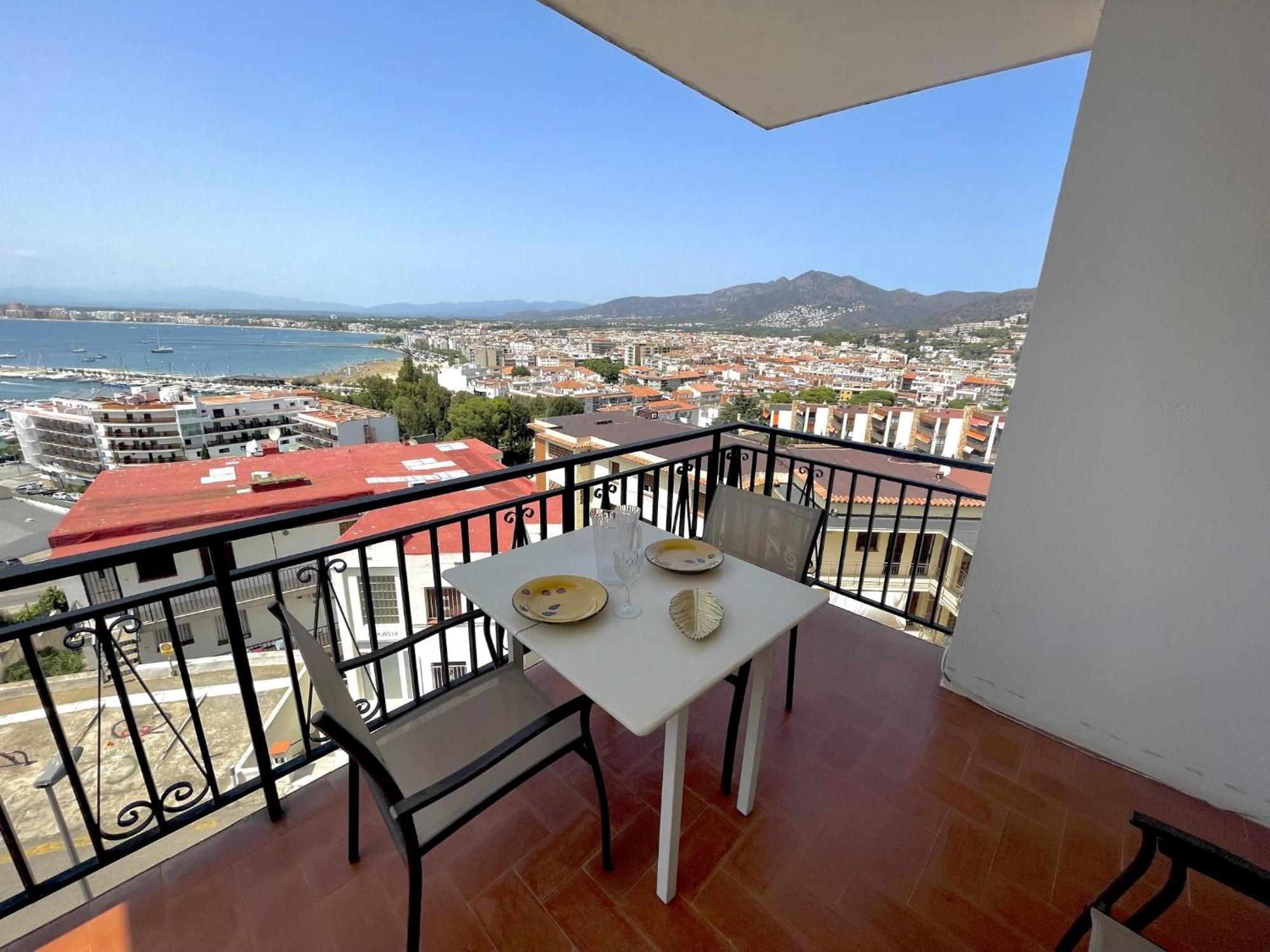 Apartamento Marineu Rosas