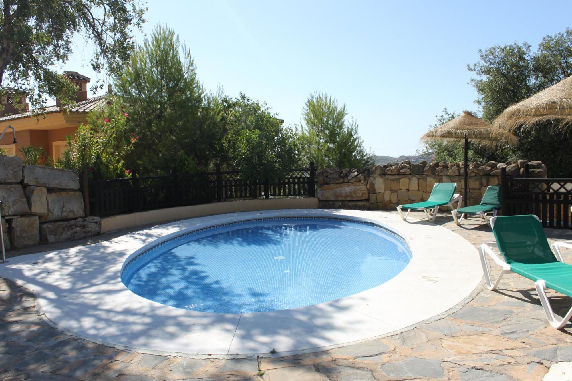 Elegant And Spacious Garden With Beautiful Views Apartamento