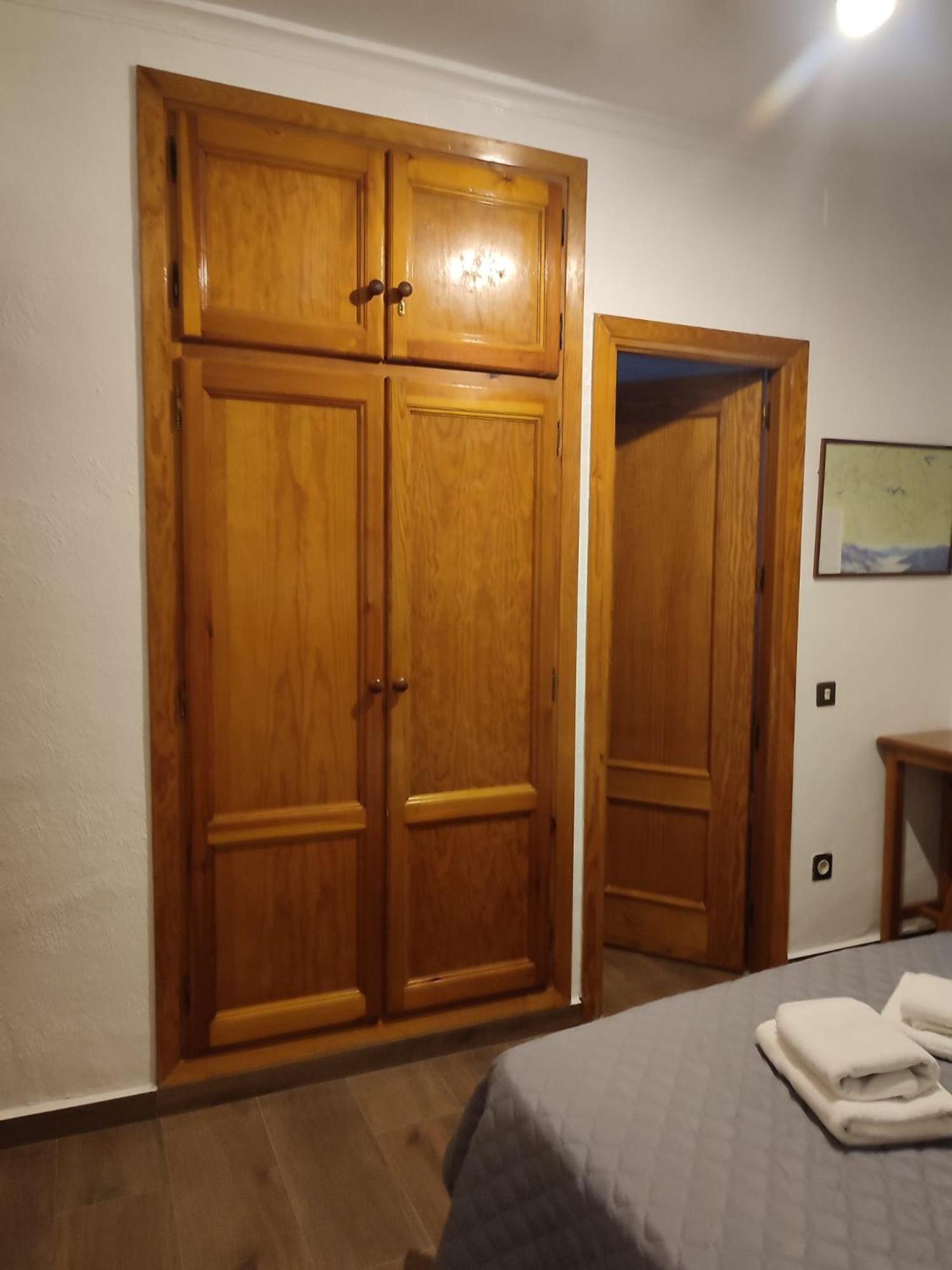 Hotel Restaurante El Cruce De *