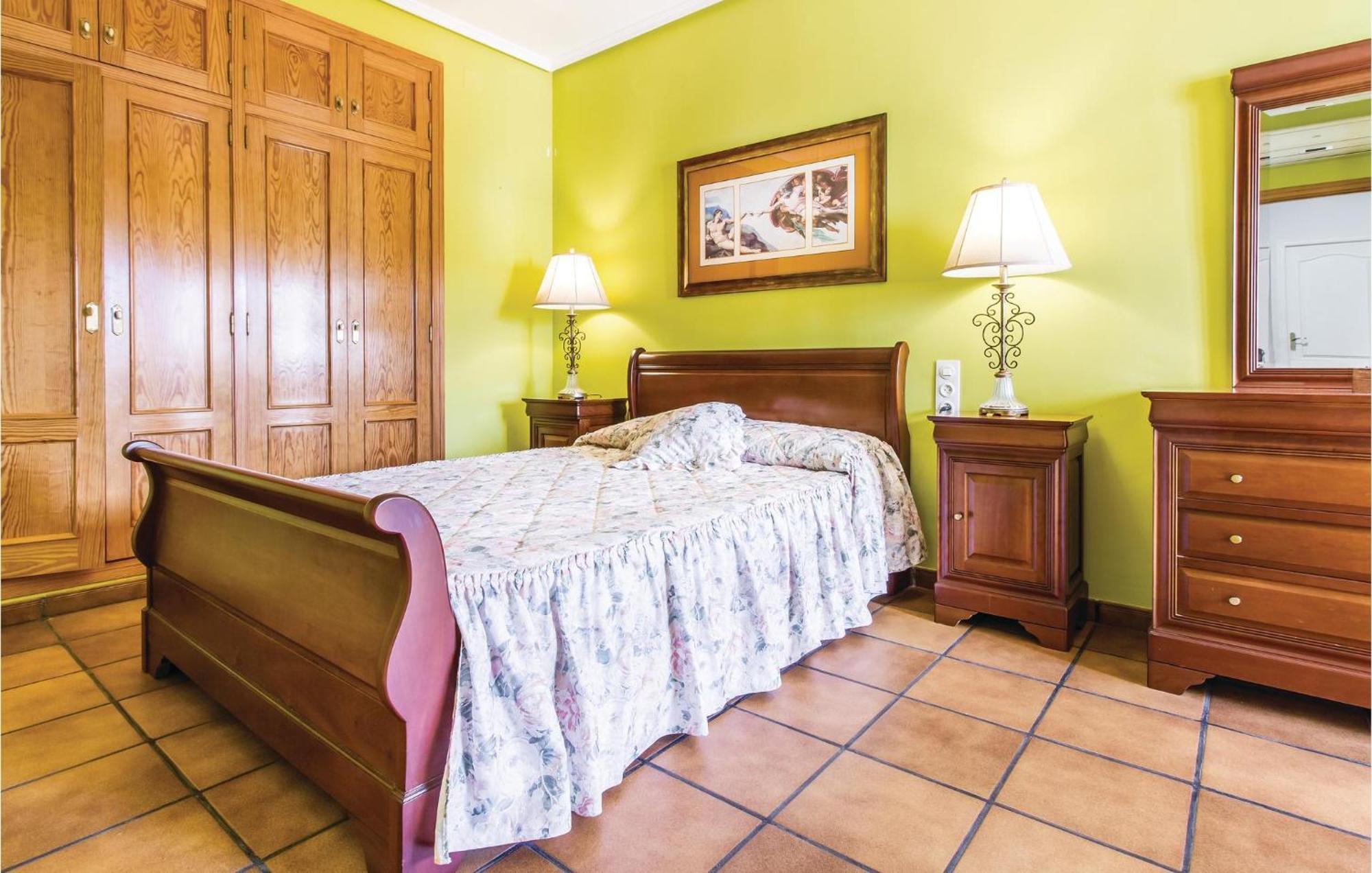Holiday home Awesome In With Wifi *