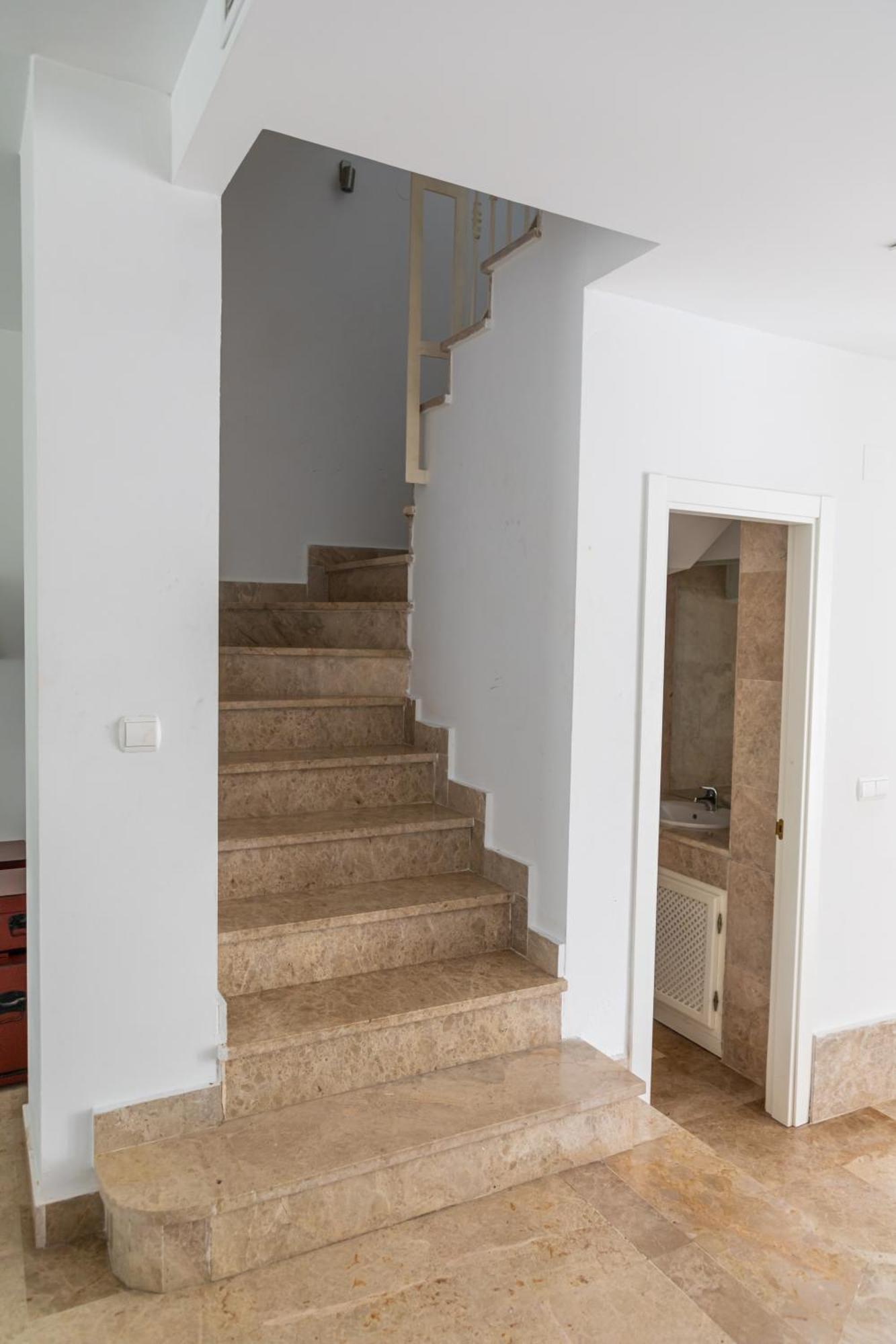 Ab - Chic House