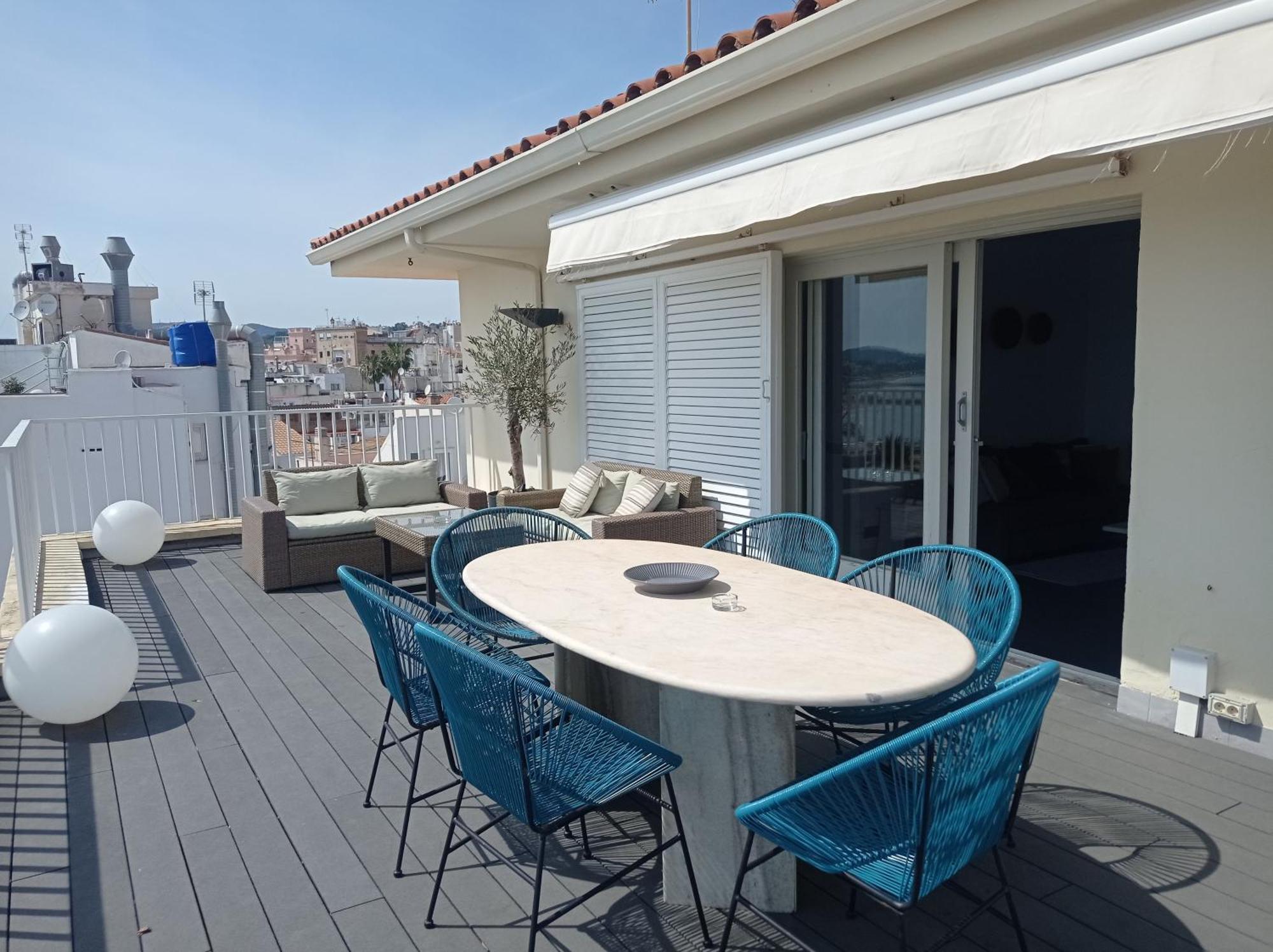 Atico Con Fantasticas Vistas Al Mar Y La Iglesia Apartment Sitges