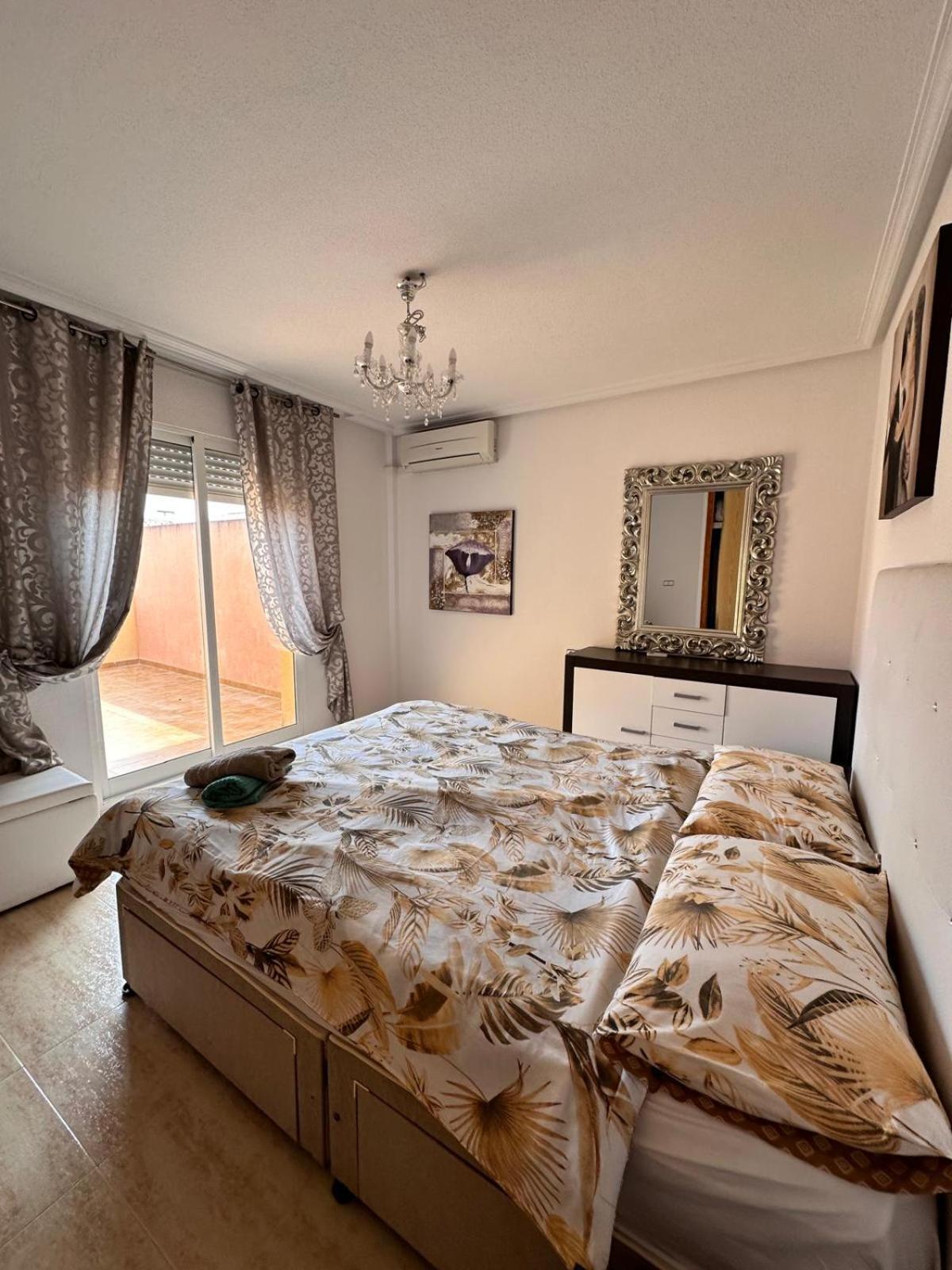 Сasa de vacaciones 3 Bedroom Duplex Cabo Roig