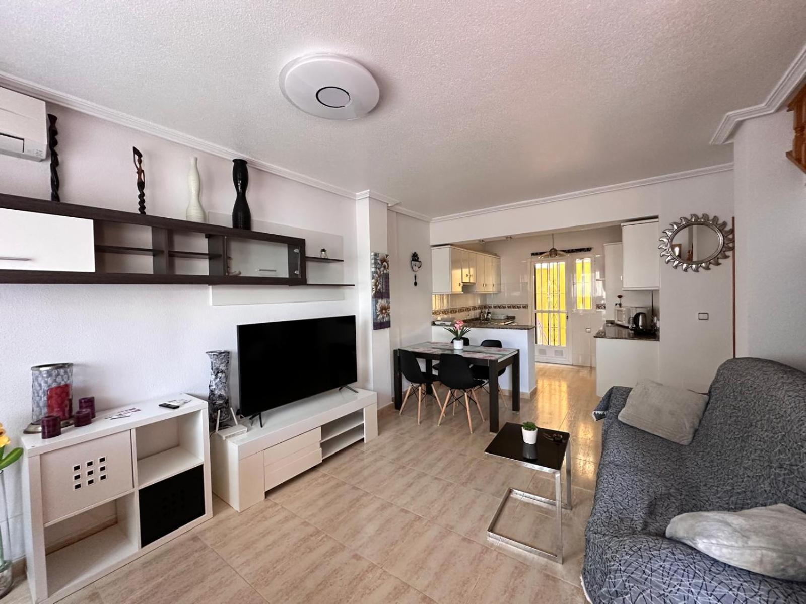 3 Bedroom Duplex Cabo Roig Сasa de vacaciones *