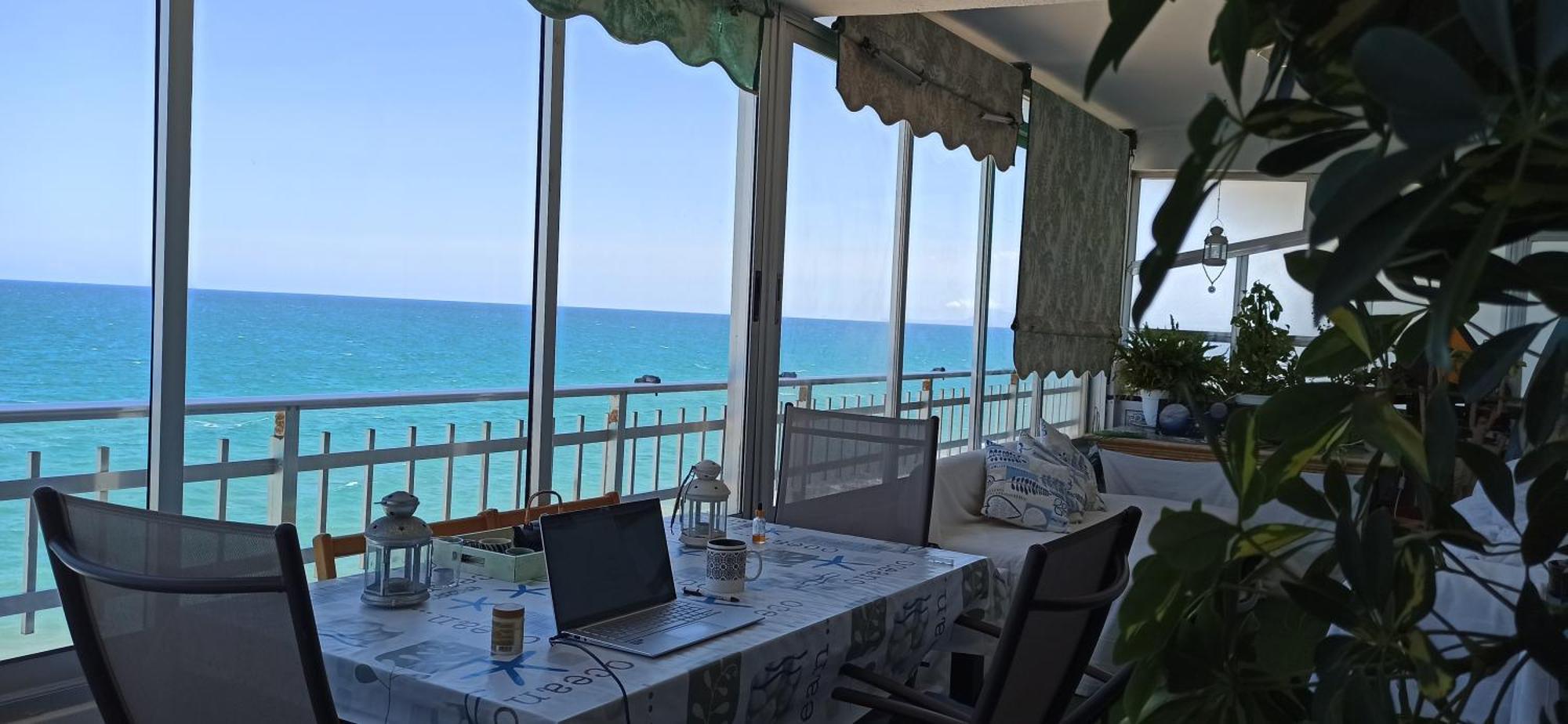 Mountain Front - En Piso De Playa ! *