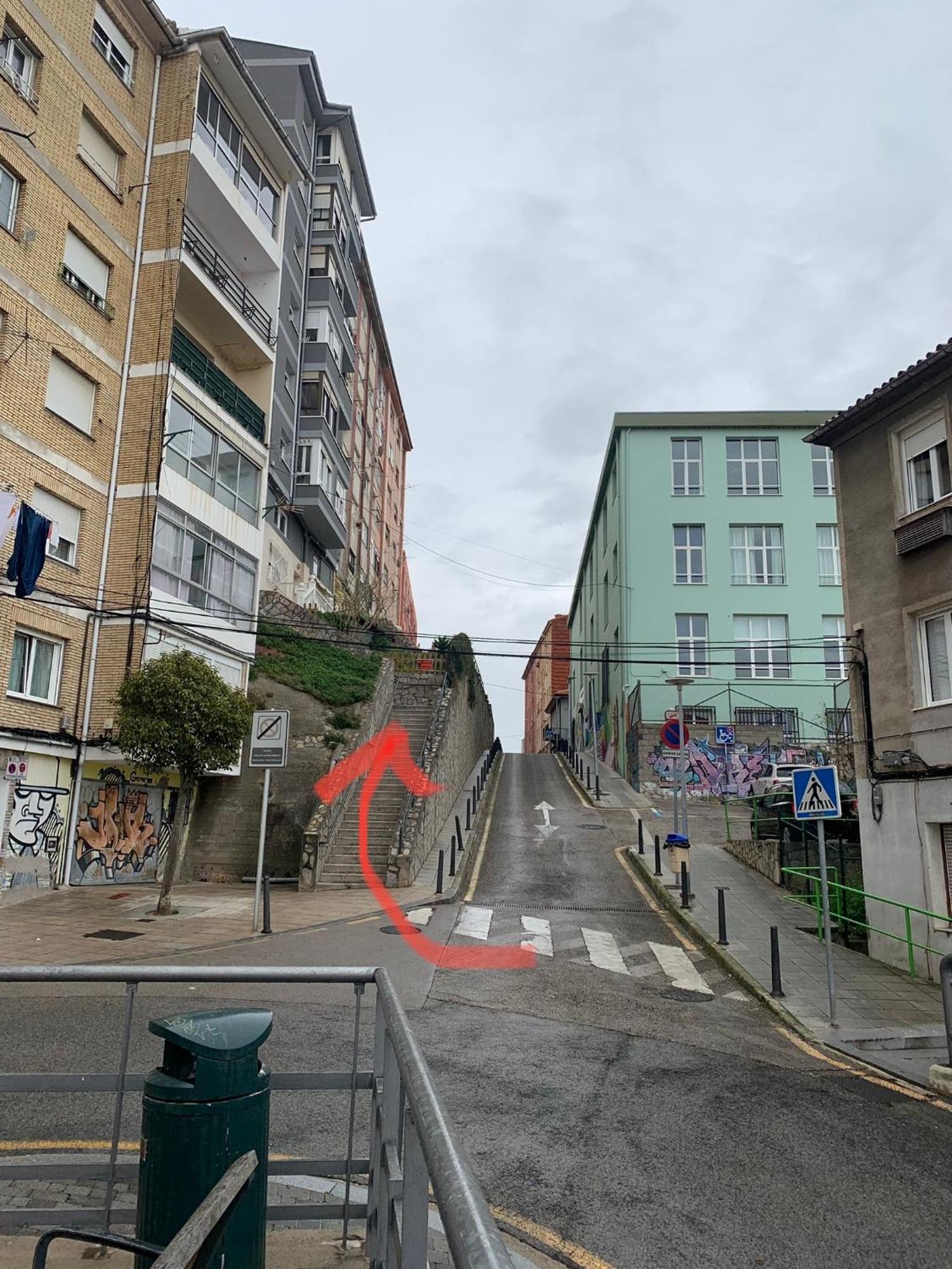 Acogedor Bajo Con Jardín En El Centro De Apartamento