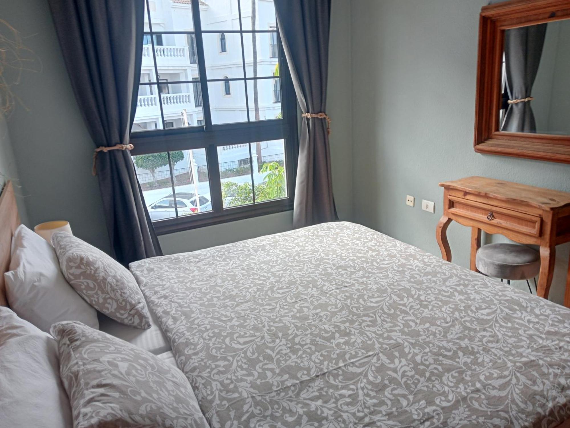 Greatly Located With Heated Pool, Cristianos Apartamento Los Cristianos (Tenerife)