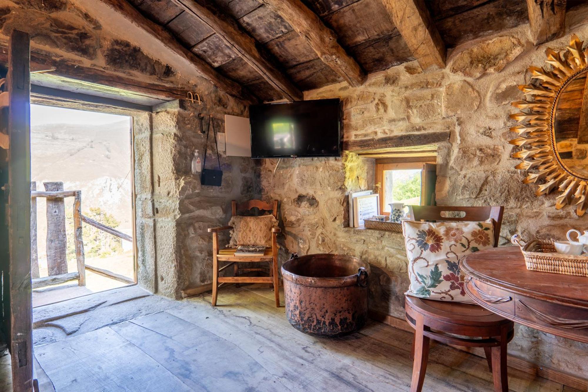 Vivienda Pasiega Lo Lucas 1920 * San Roque de Riomiera