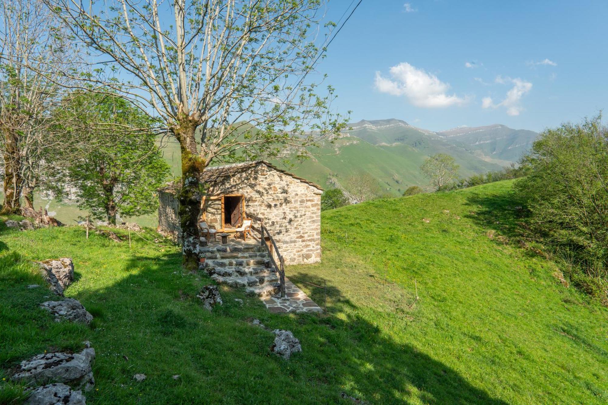 Vivienda Pasiega Lo Lucas 1920 Holiday home San Roque de Riomiera
