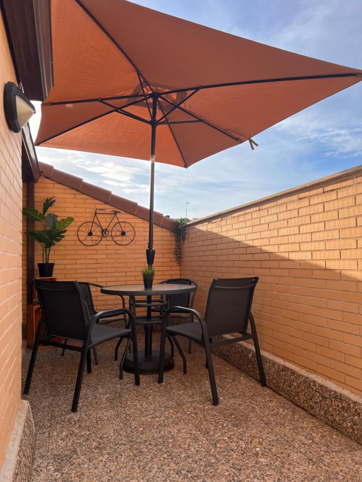 Apartment Atico Con Terrazas, Garaje Y Ascensor En El Casco Antiguo Huesca
