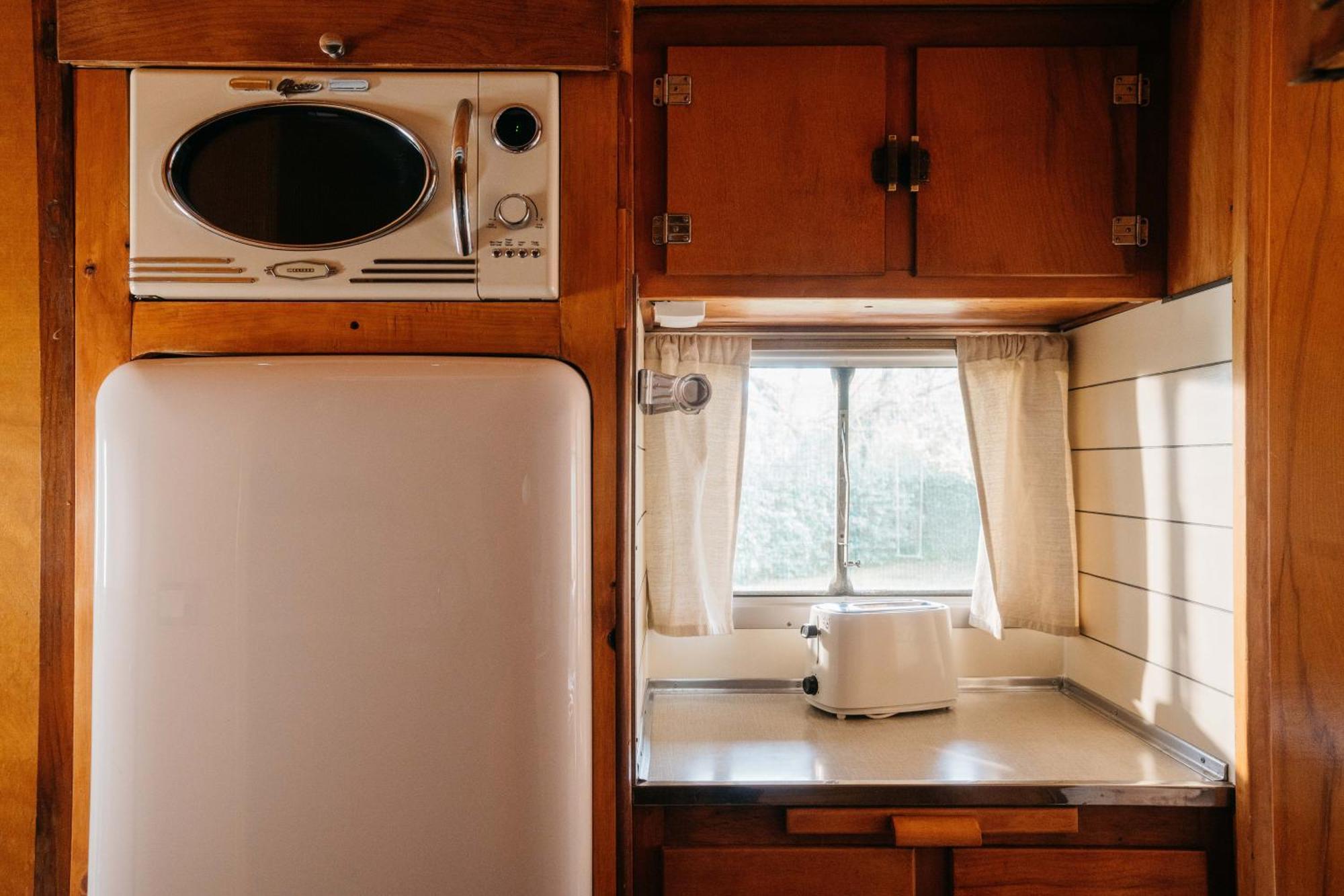The Caravan Hoz de Anero